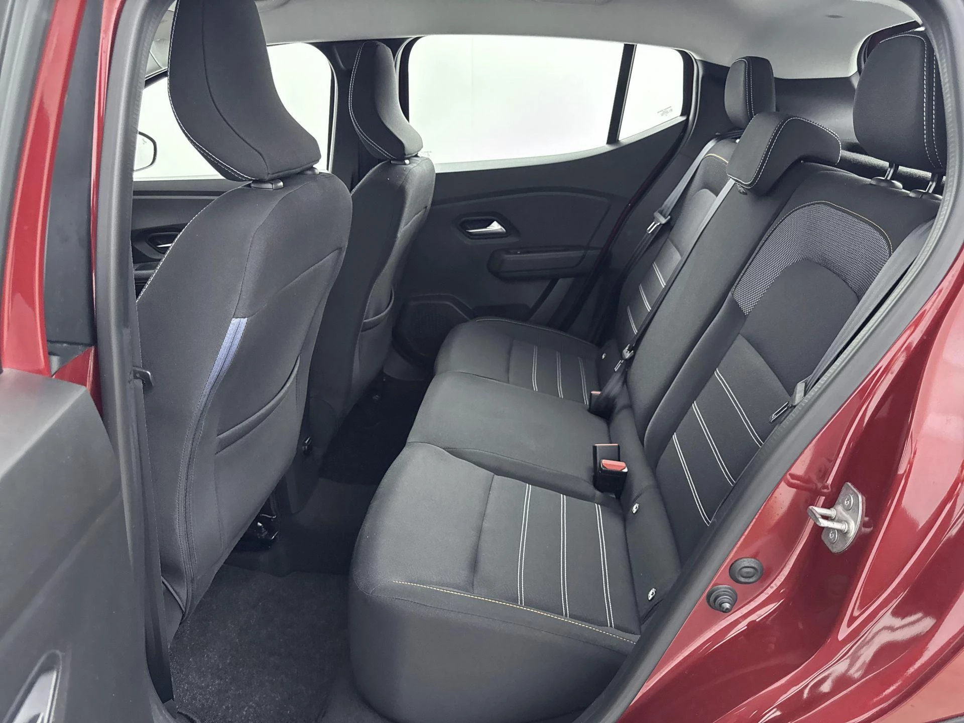 Dacia-Sandero Stepway-image-25