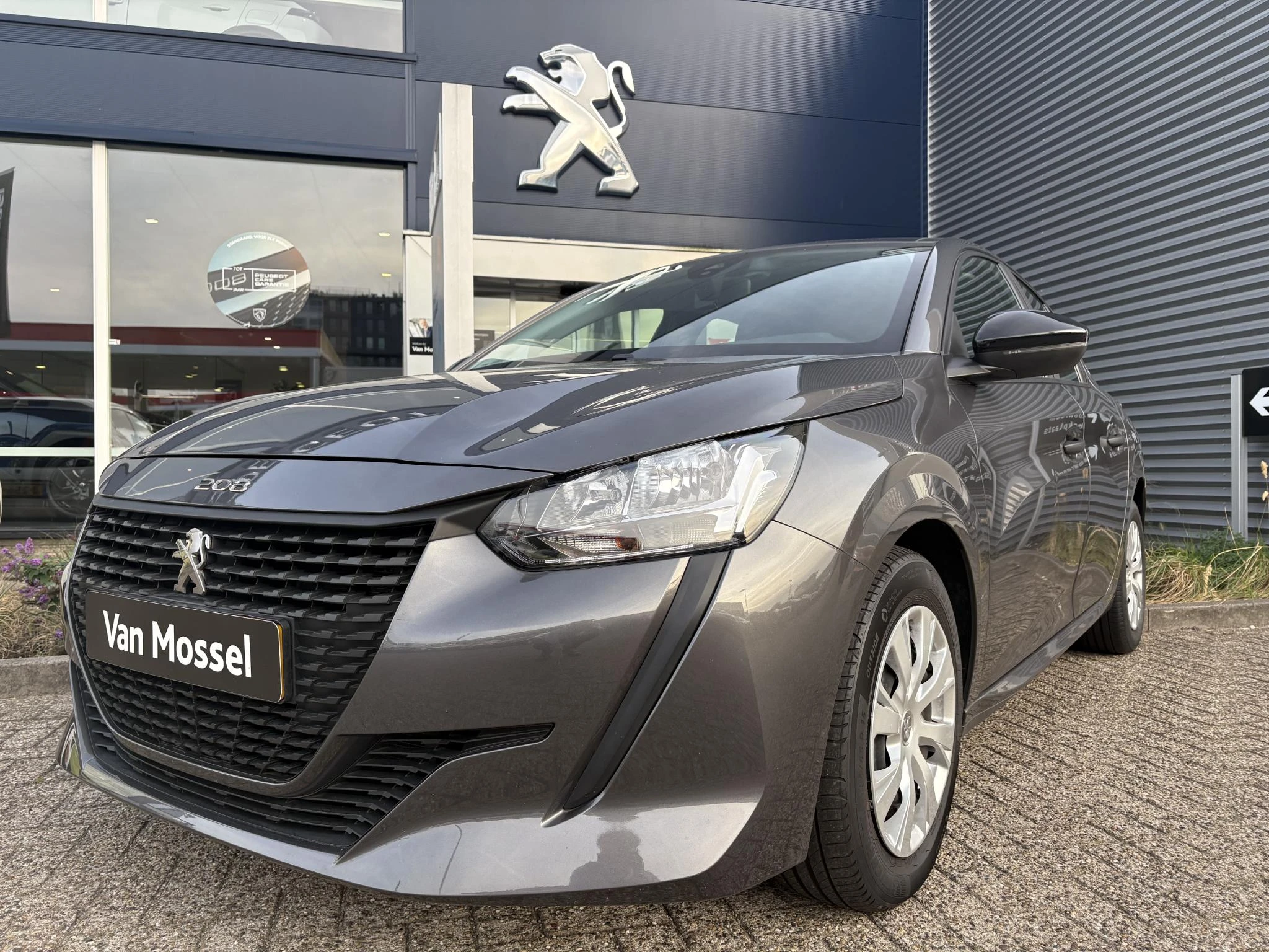 Peugeot-208-image-2
