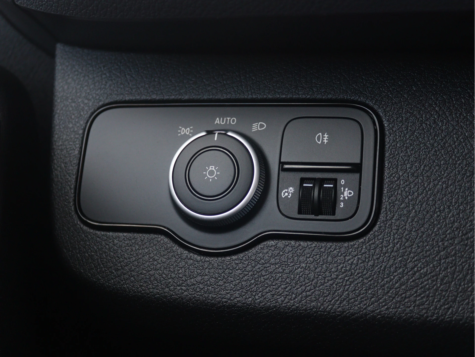 Mercedes-Benz-Sprinter-image-12