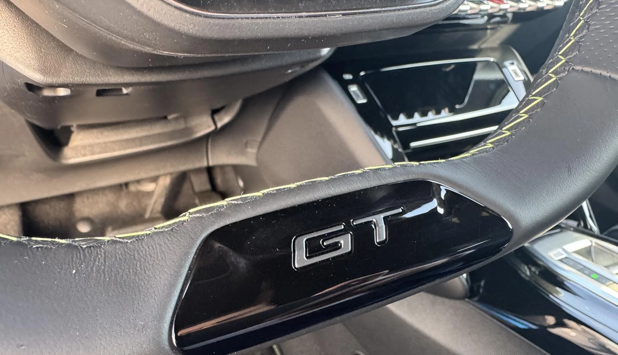 Peugeot-e-2008-image-21