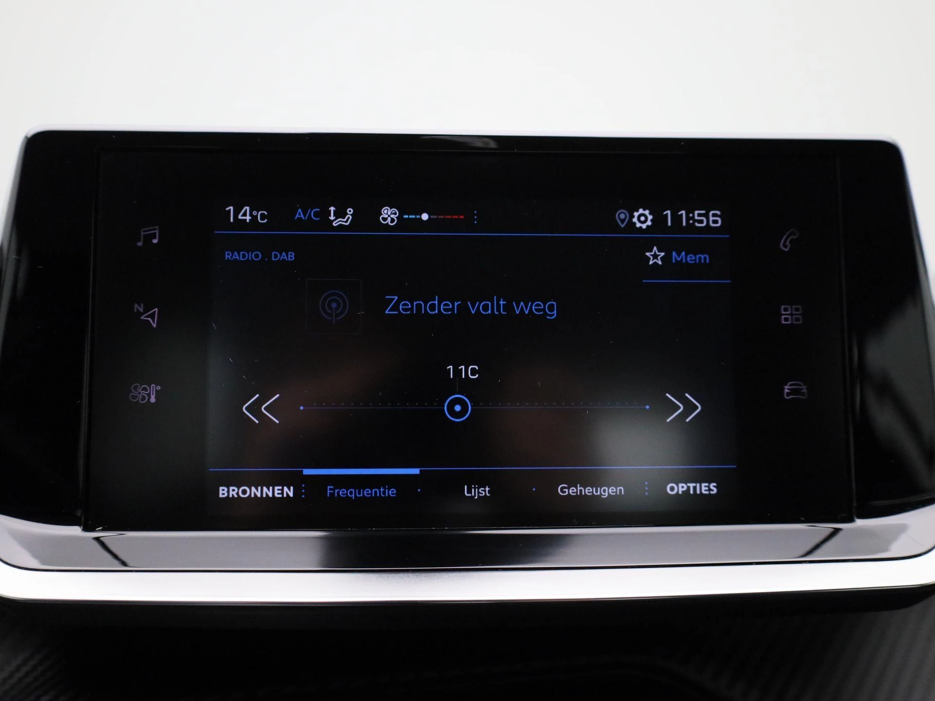 Peugeot-208-image-13