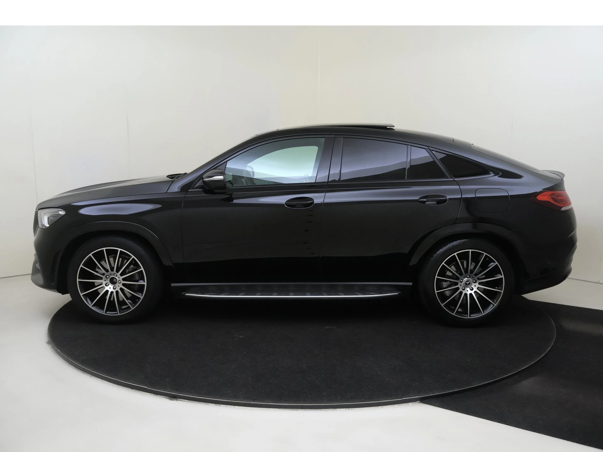Mercedes-Benz-GLE-image-7