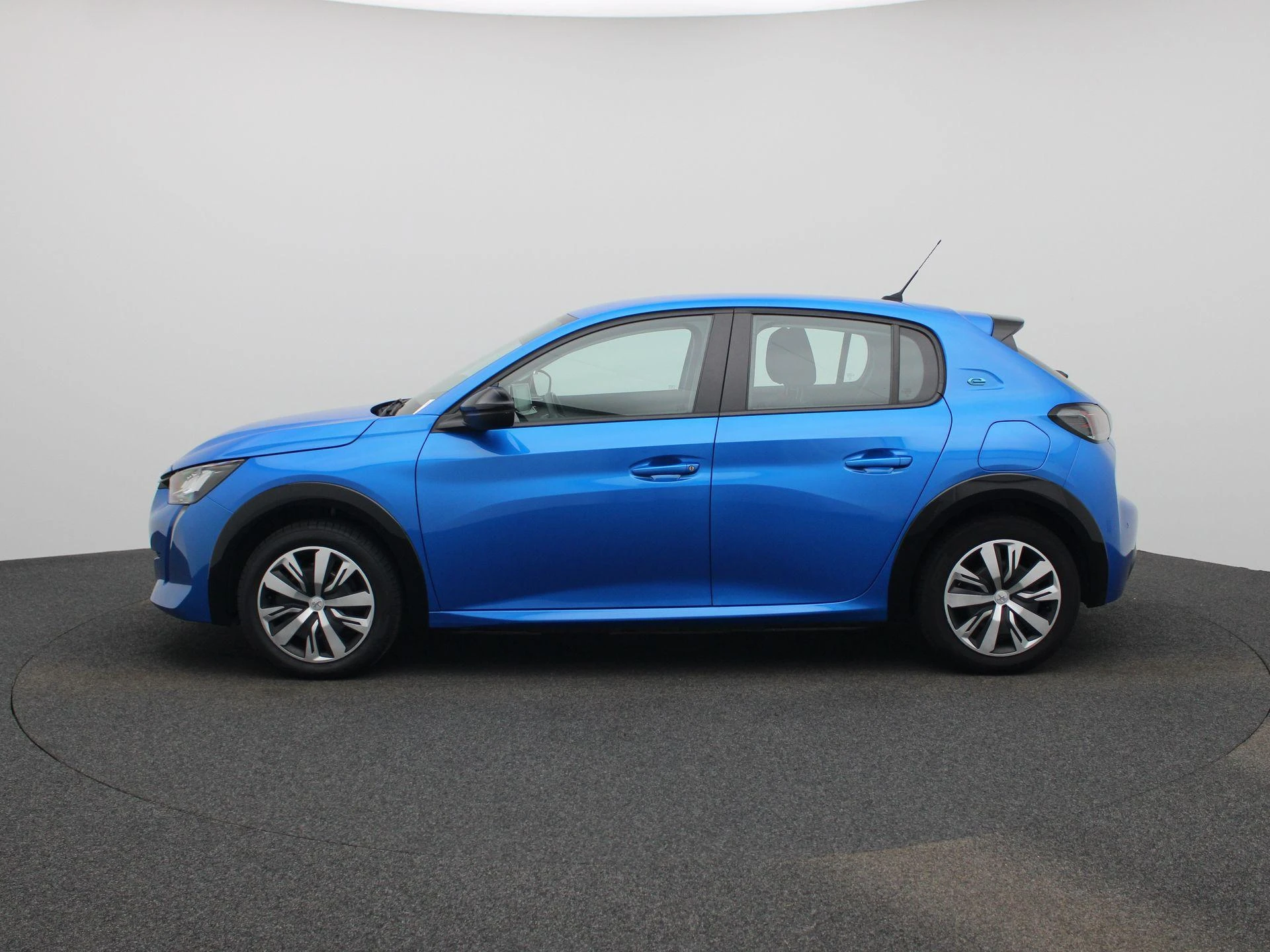 Peugeot-e-208-image-3