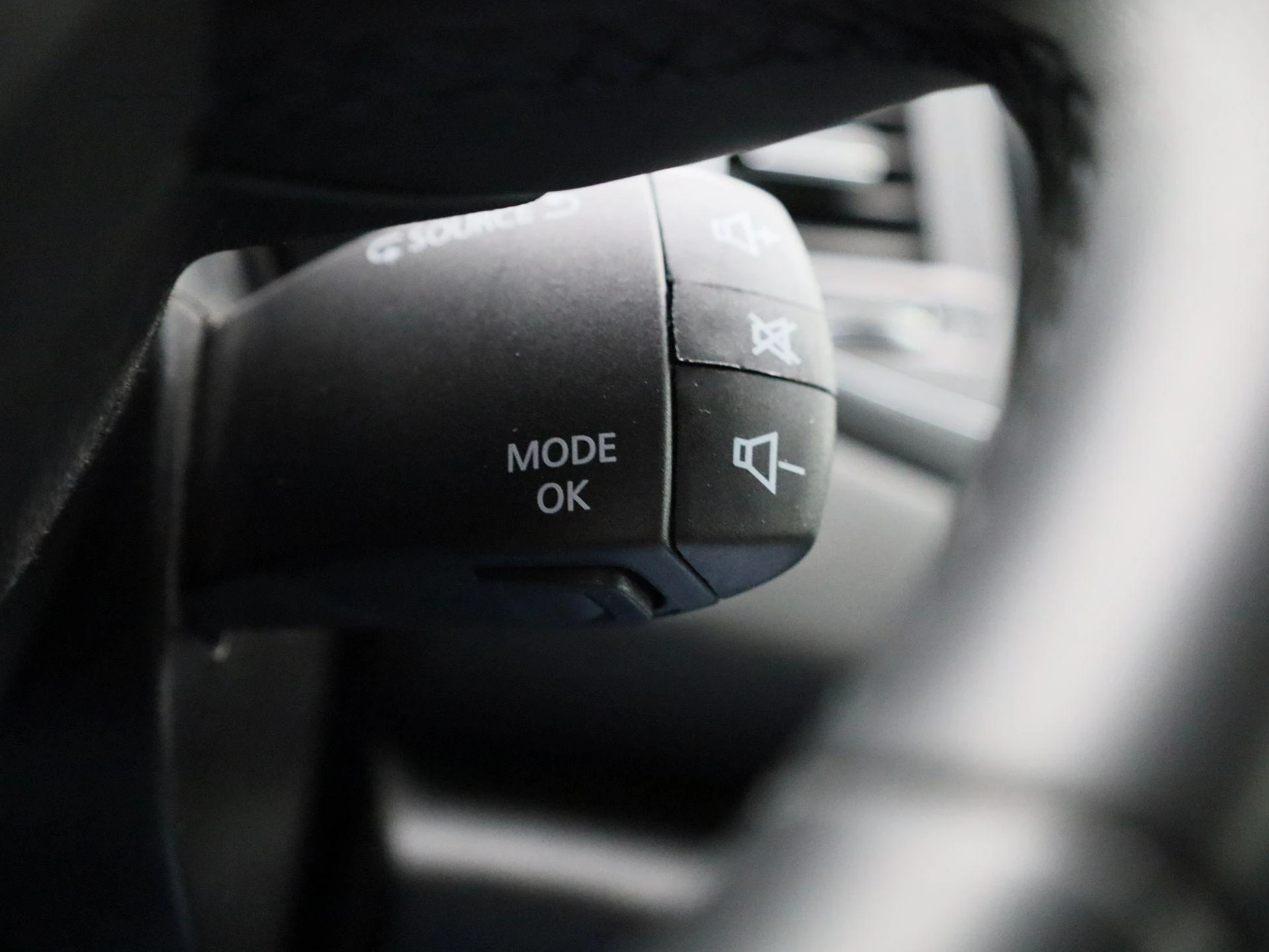 Renault-Megane E-Tech-image-23