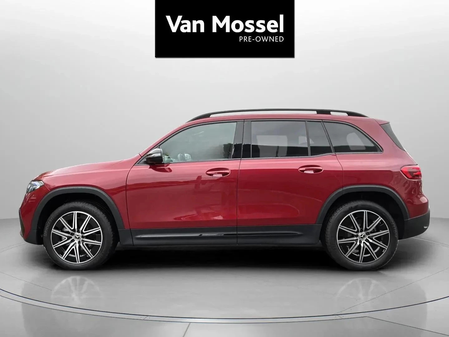 Mercedes-Benz-EQB-image-7