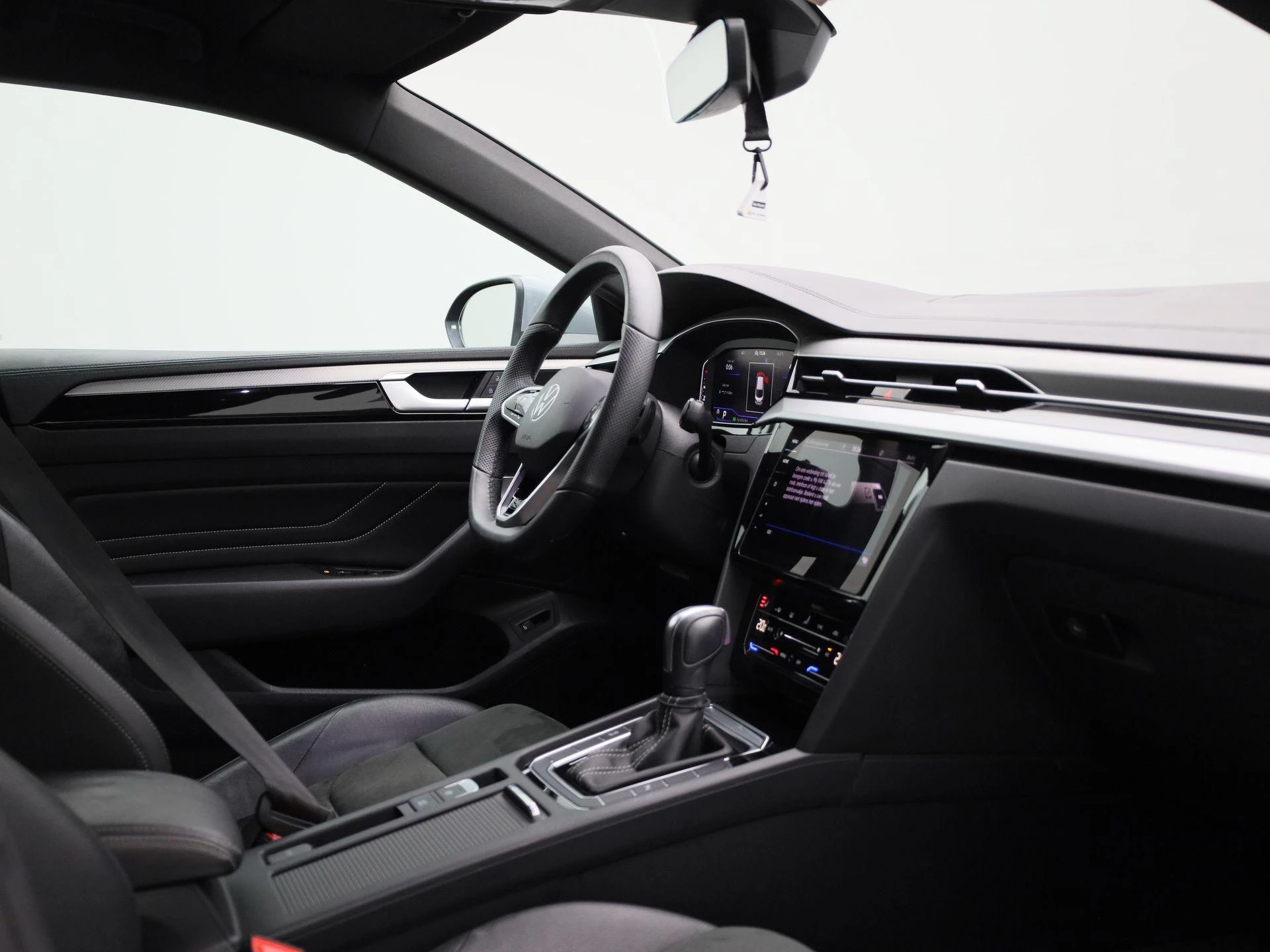 Volkswagen-Arteon-image-36