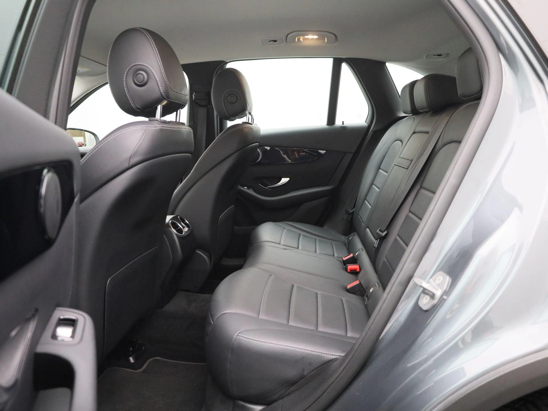 Mercedes-Benz-GLC-image-12