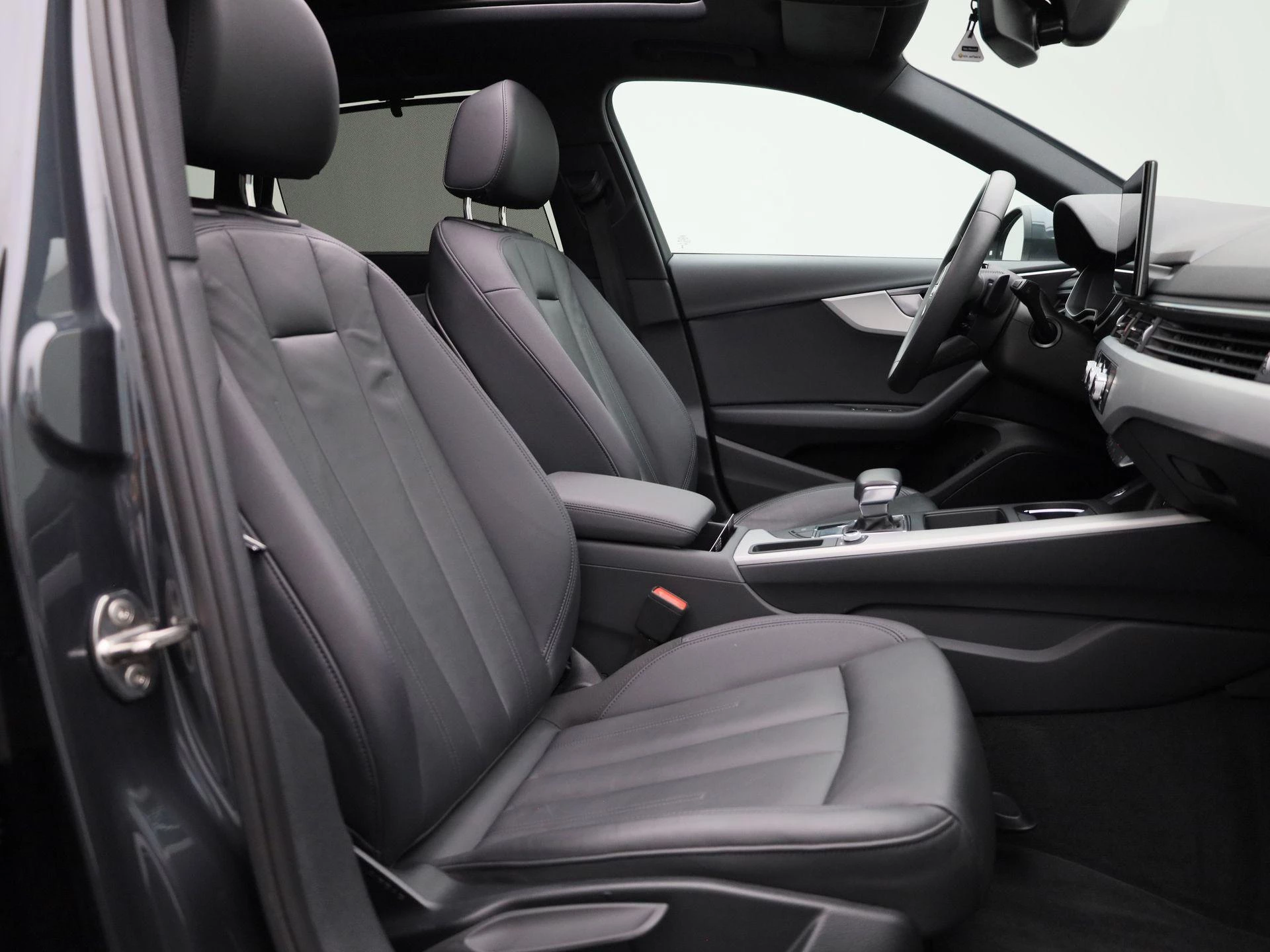 Audi-A4-image-35