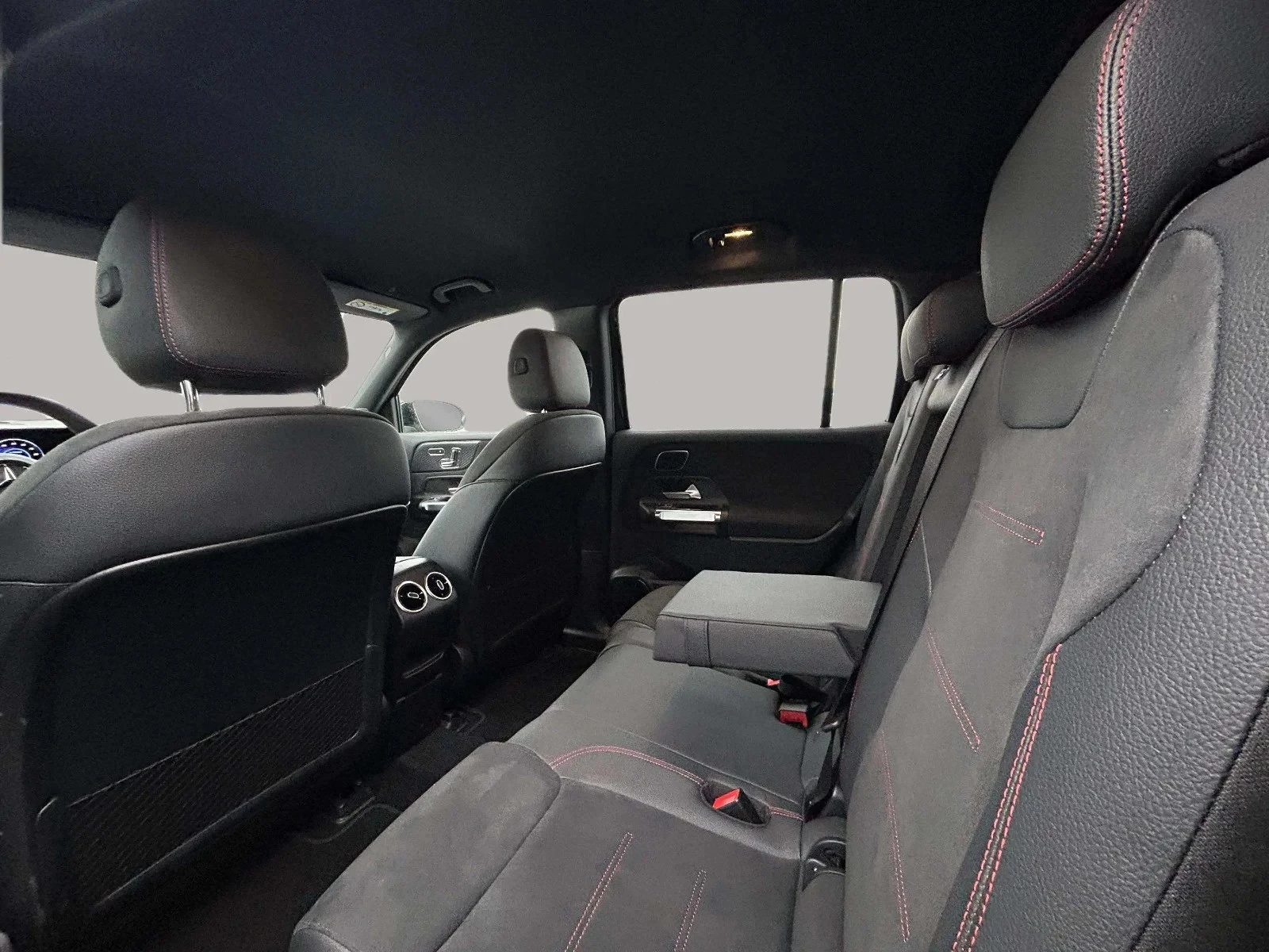 Mercedes-Benz-EQB-image-14