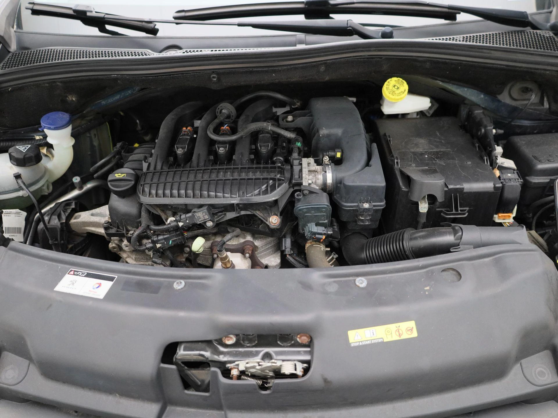 Peugeot-208-image-28
