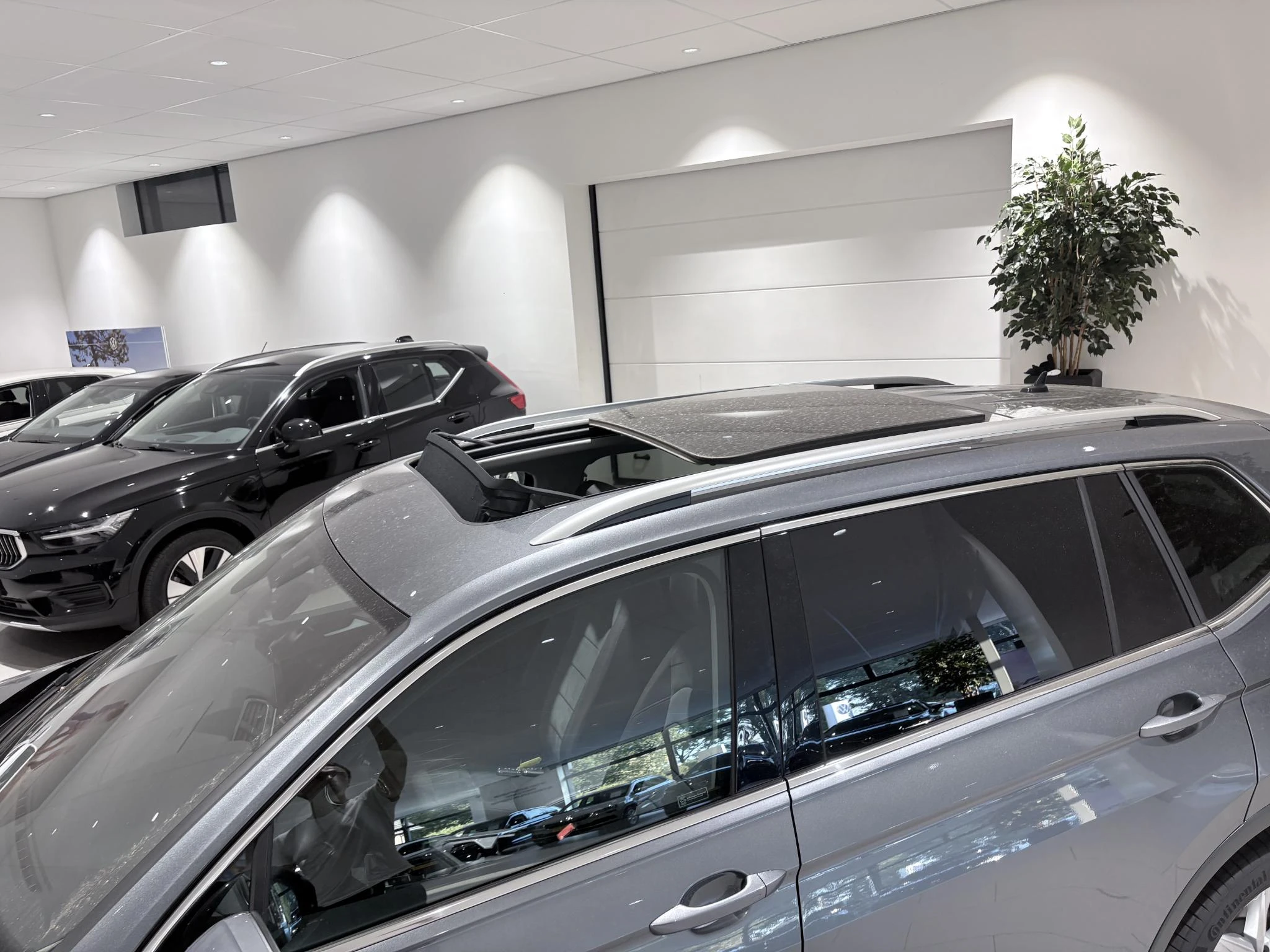 Volkswagen-Tiguan Allspace-image-2