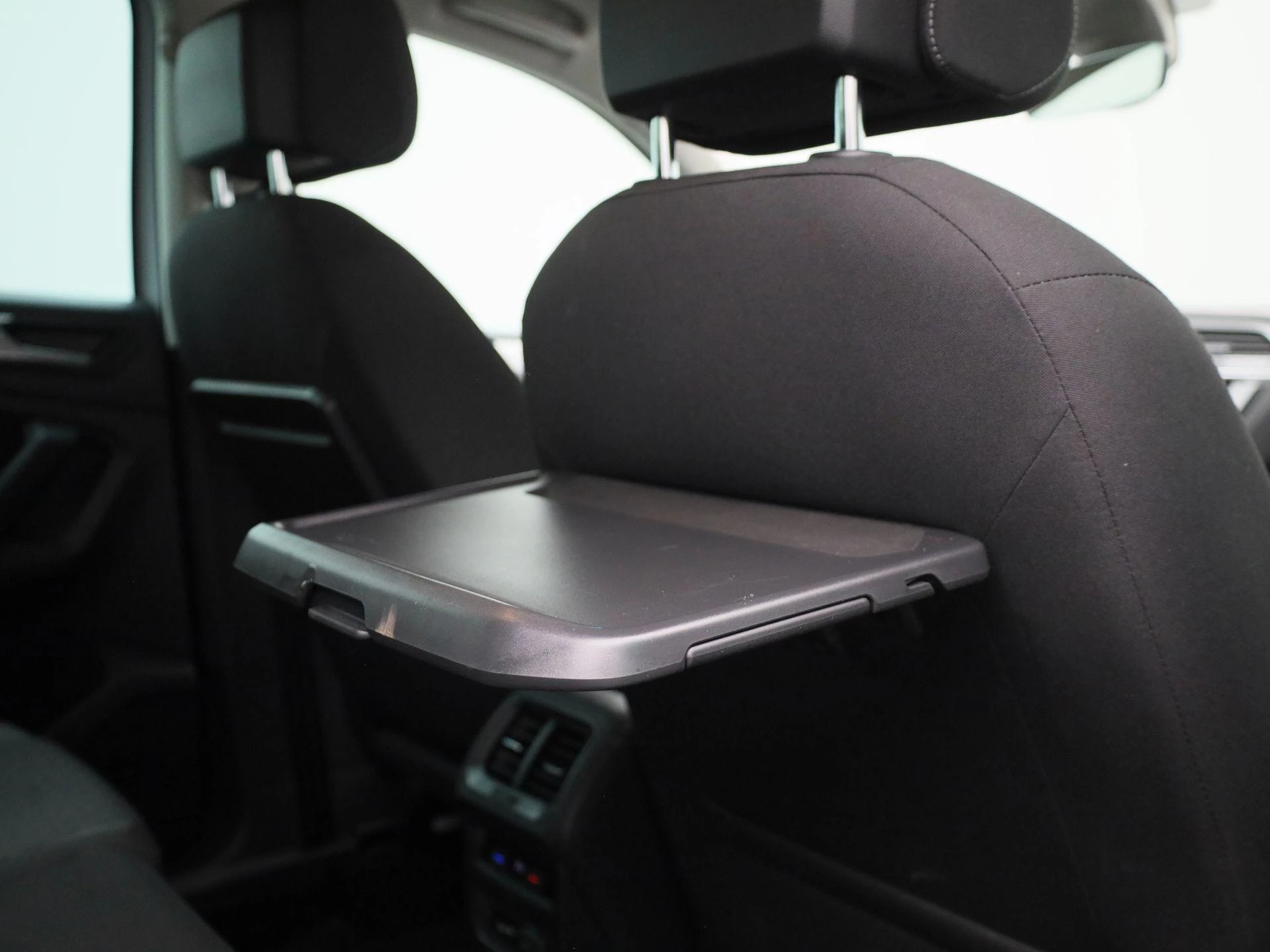 Volkswagen-Tiguan-image-33