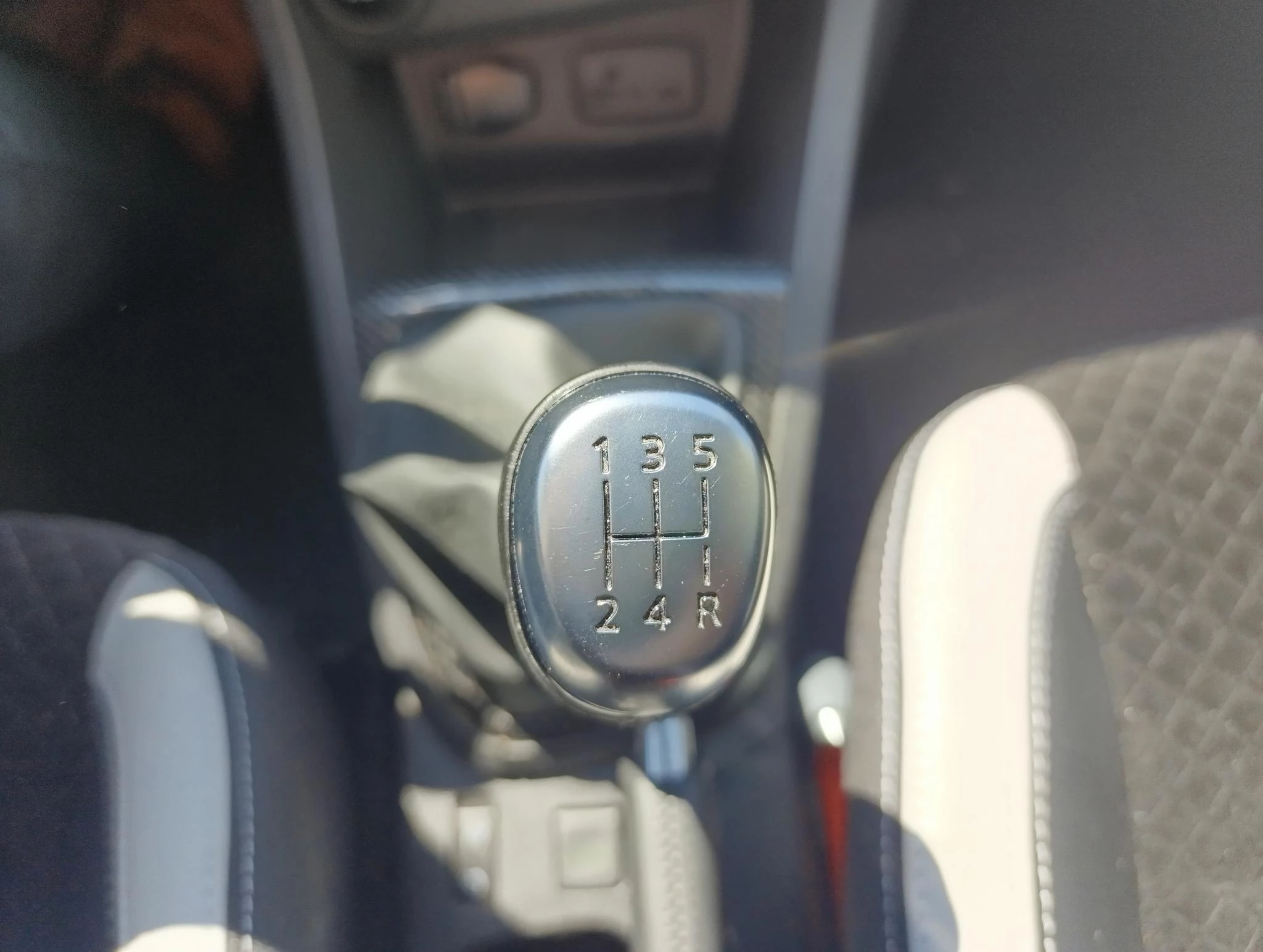 Renault-Clio-image-21