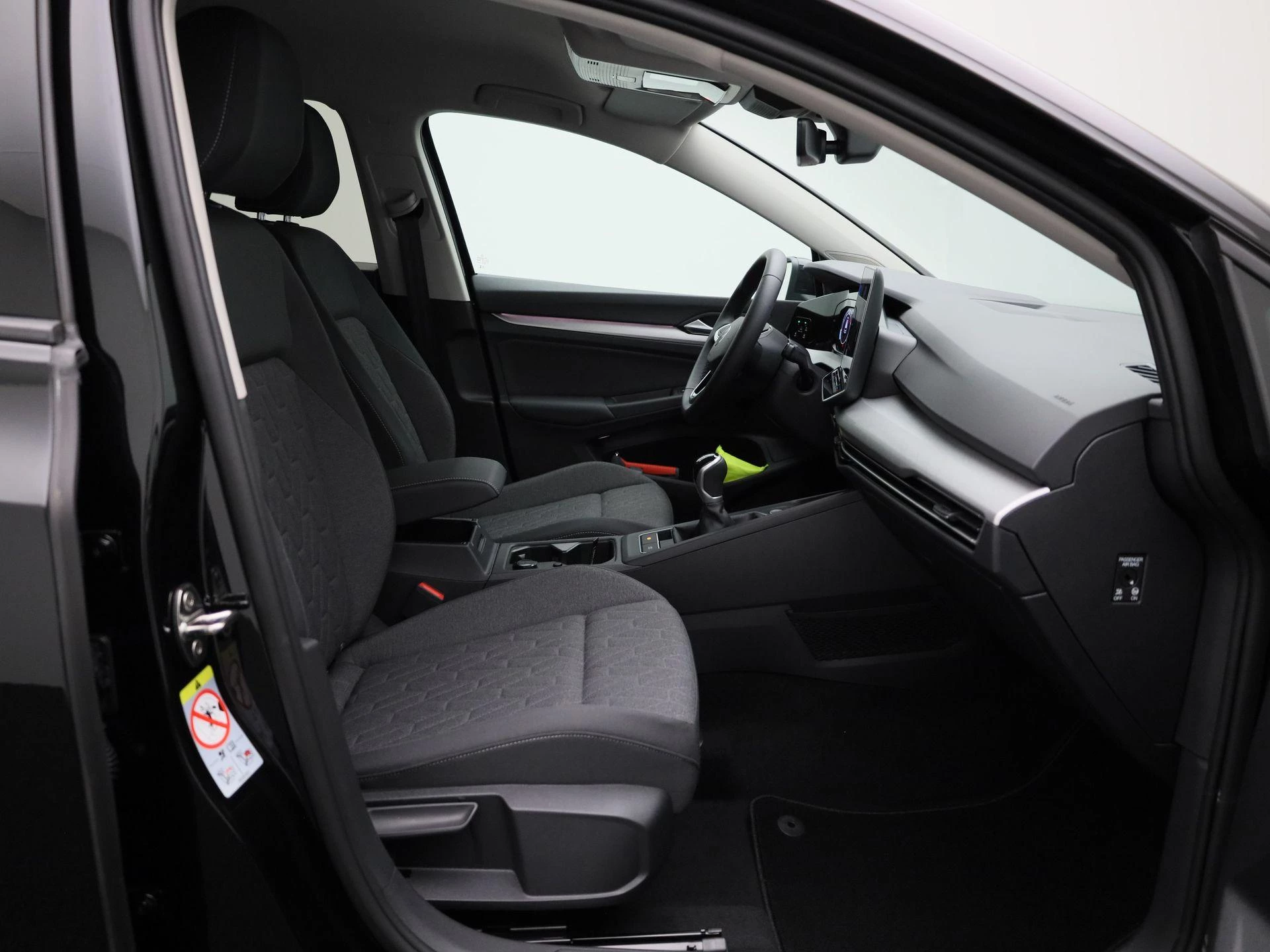 Volkswagen-Golf-image-32
