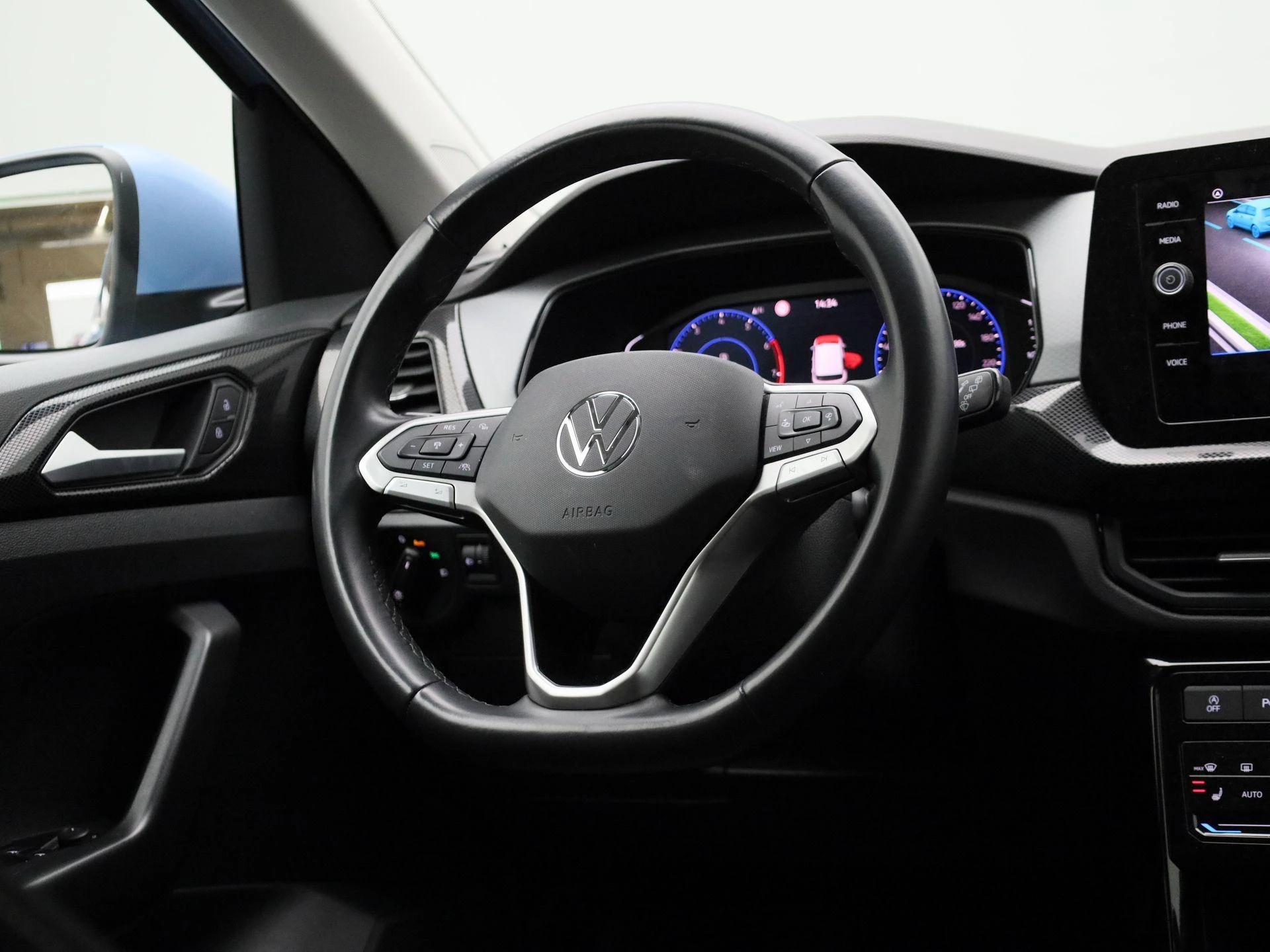 Volkswagen-T-Cross-image-35