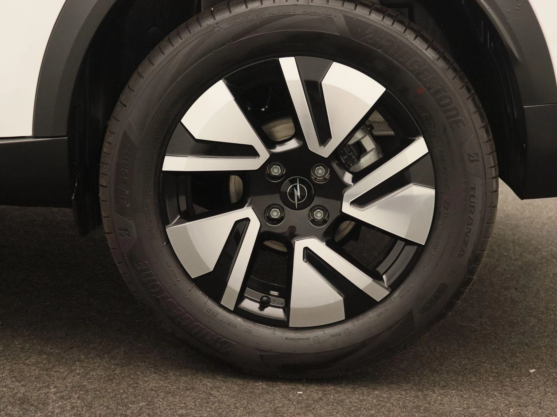 Opel-Frontera-image-16