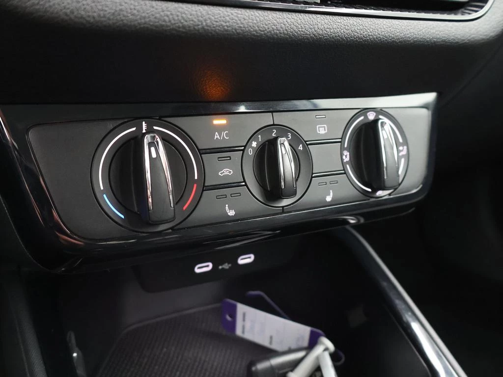 Škoda Fabia Fabia Selection 1.0i 80PK *VIRTUAL COCKPIT*CAMERA*PDC*APP-CONNECT*PDC*CRUISE*...*
