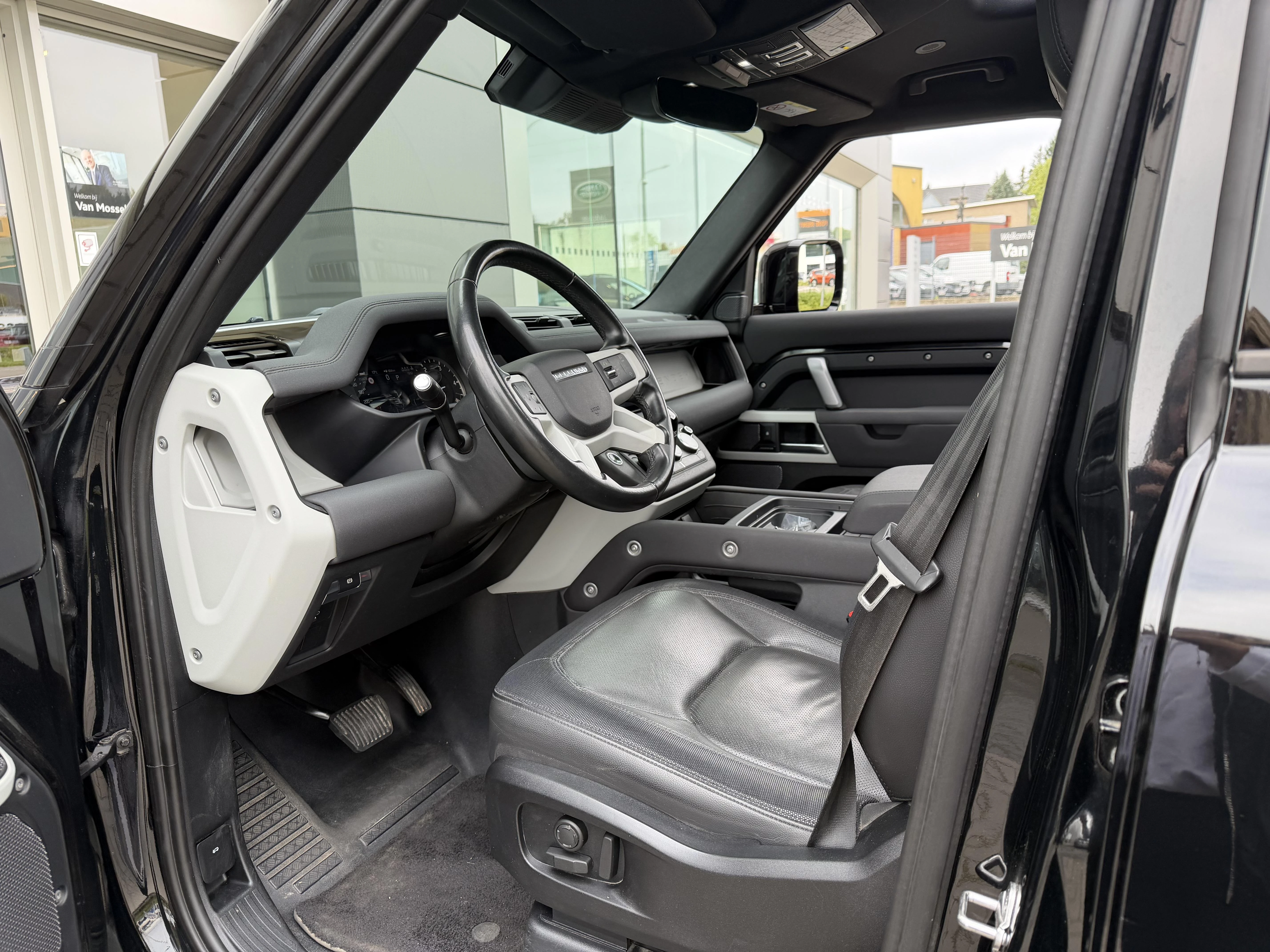 Land Rover-Defender-image-22