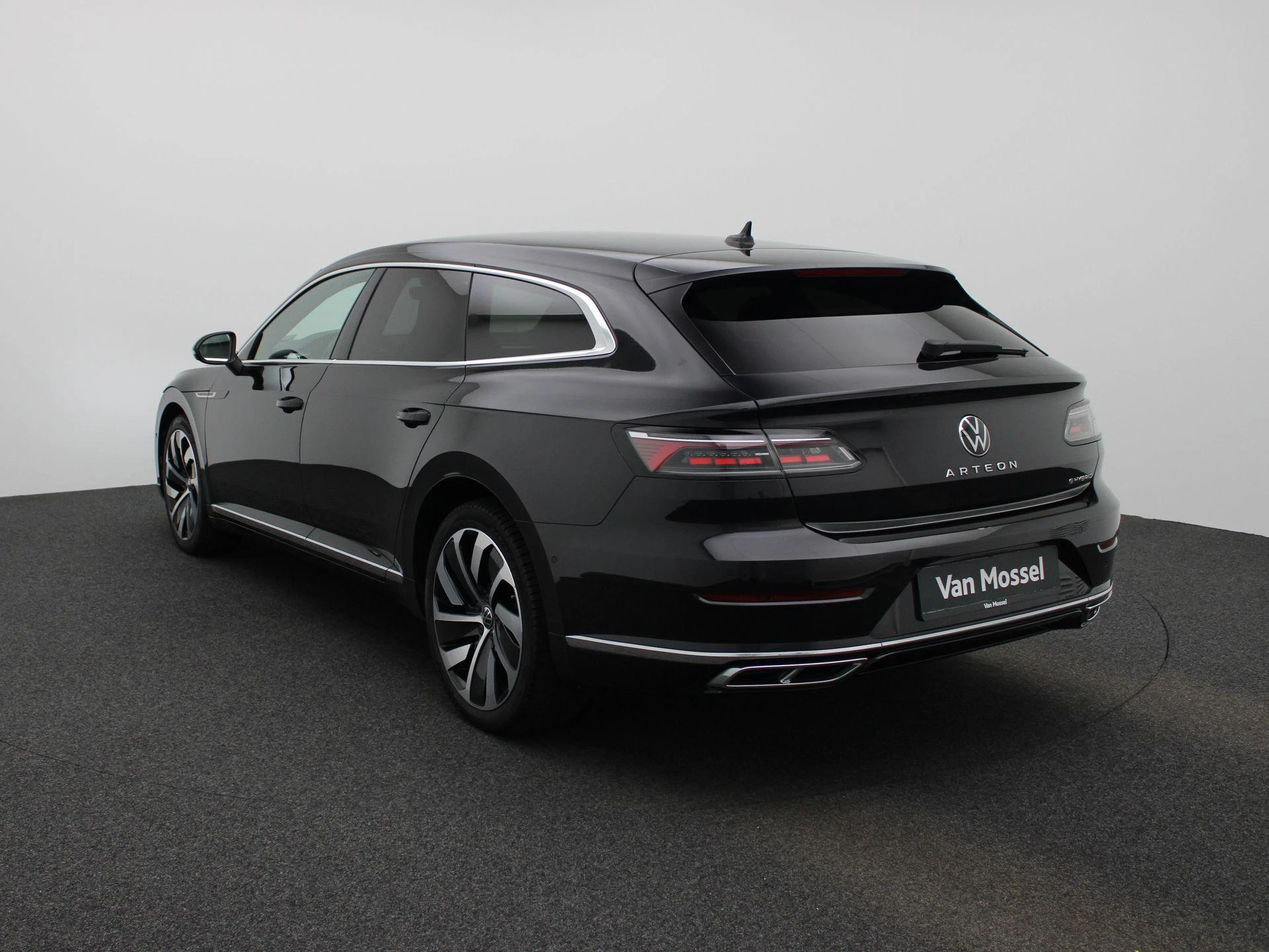 Volkswagen-Arteon-image-1