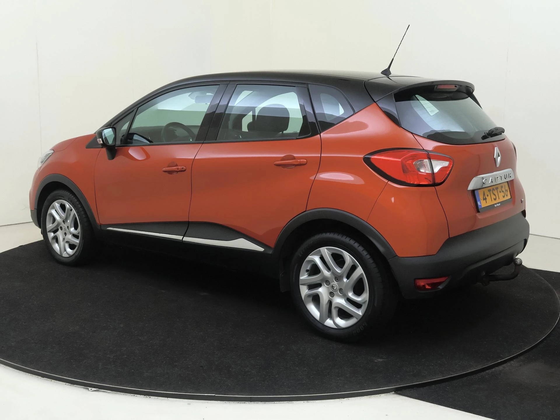 Renault-Captur-image-2