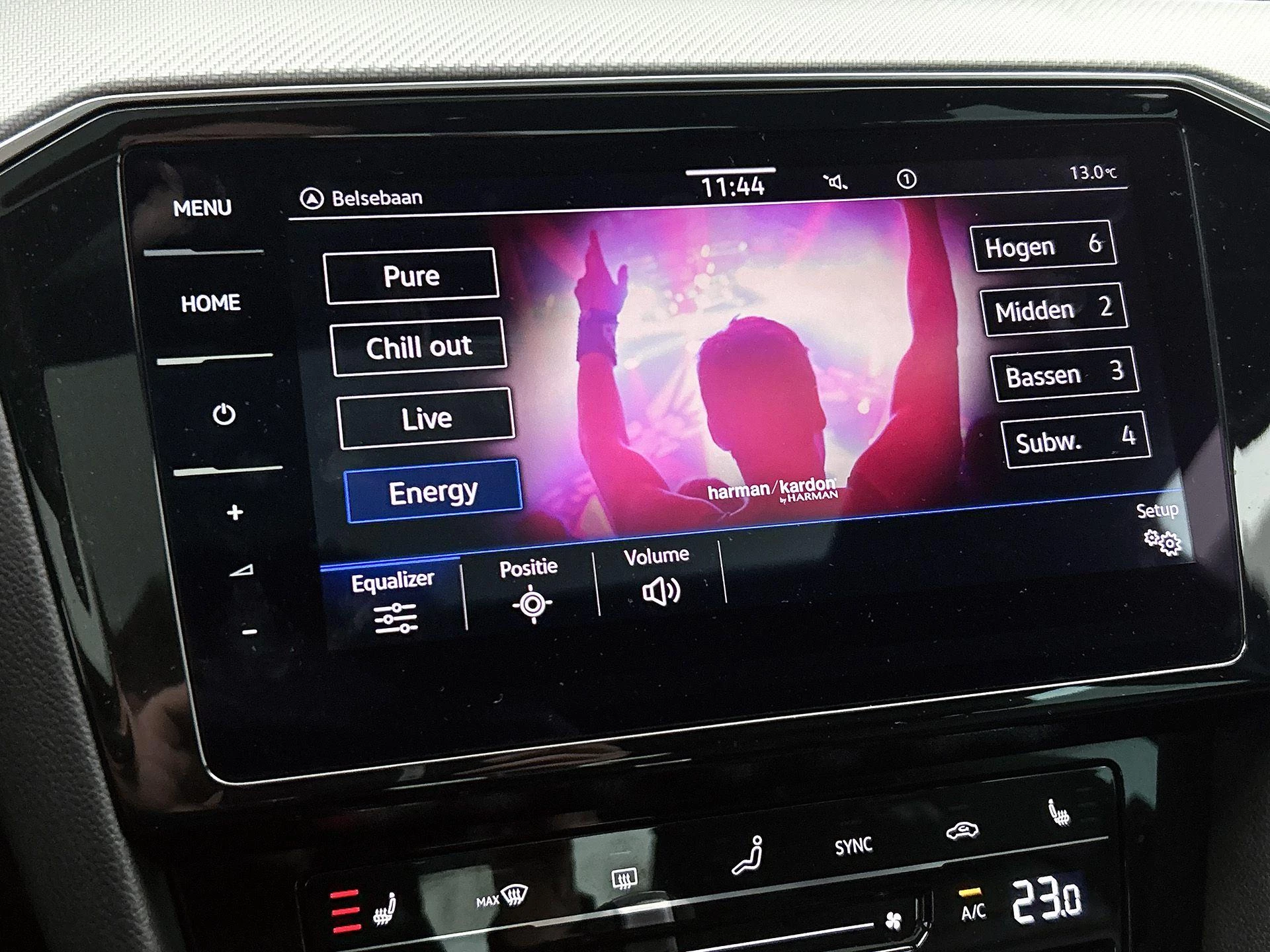 Volkswagen-Passat-image-9