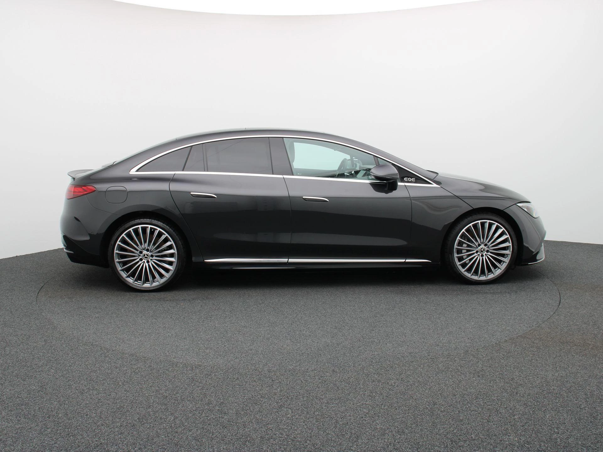 Mercedes-Benz EQE 300 AMG Line + AIRMATIC + PANORAMISCH DAK +