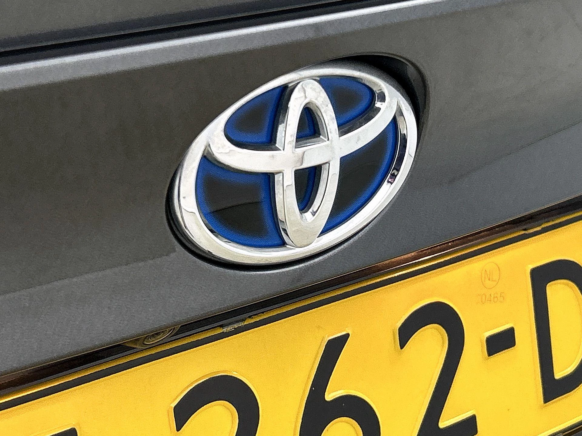 Toyota-C-HR-image-27