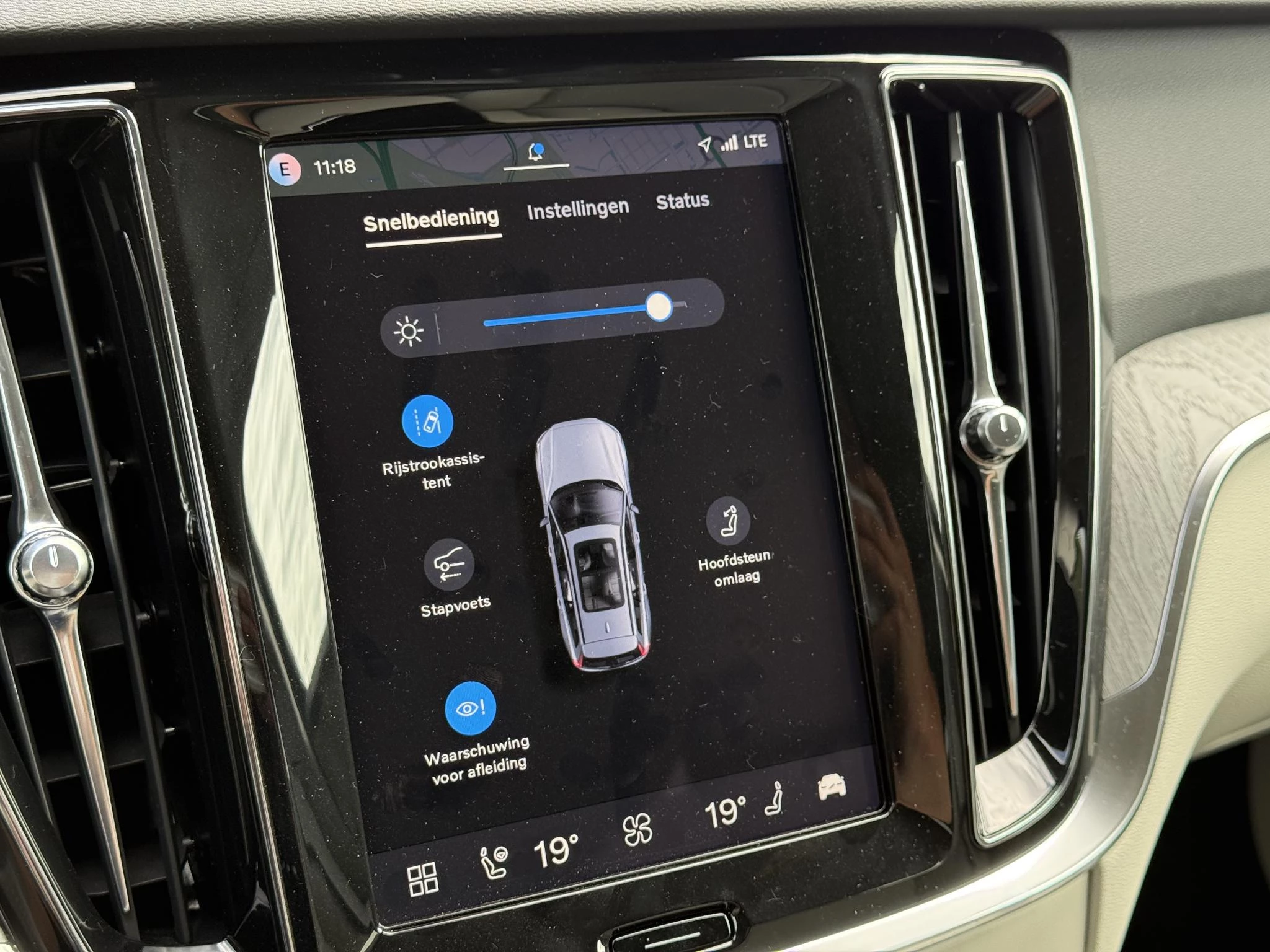 Volvo V60 T8 Plug-in hybrid AWD Plus Dark