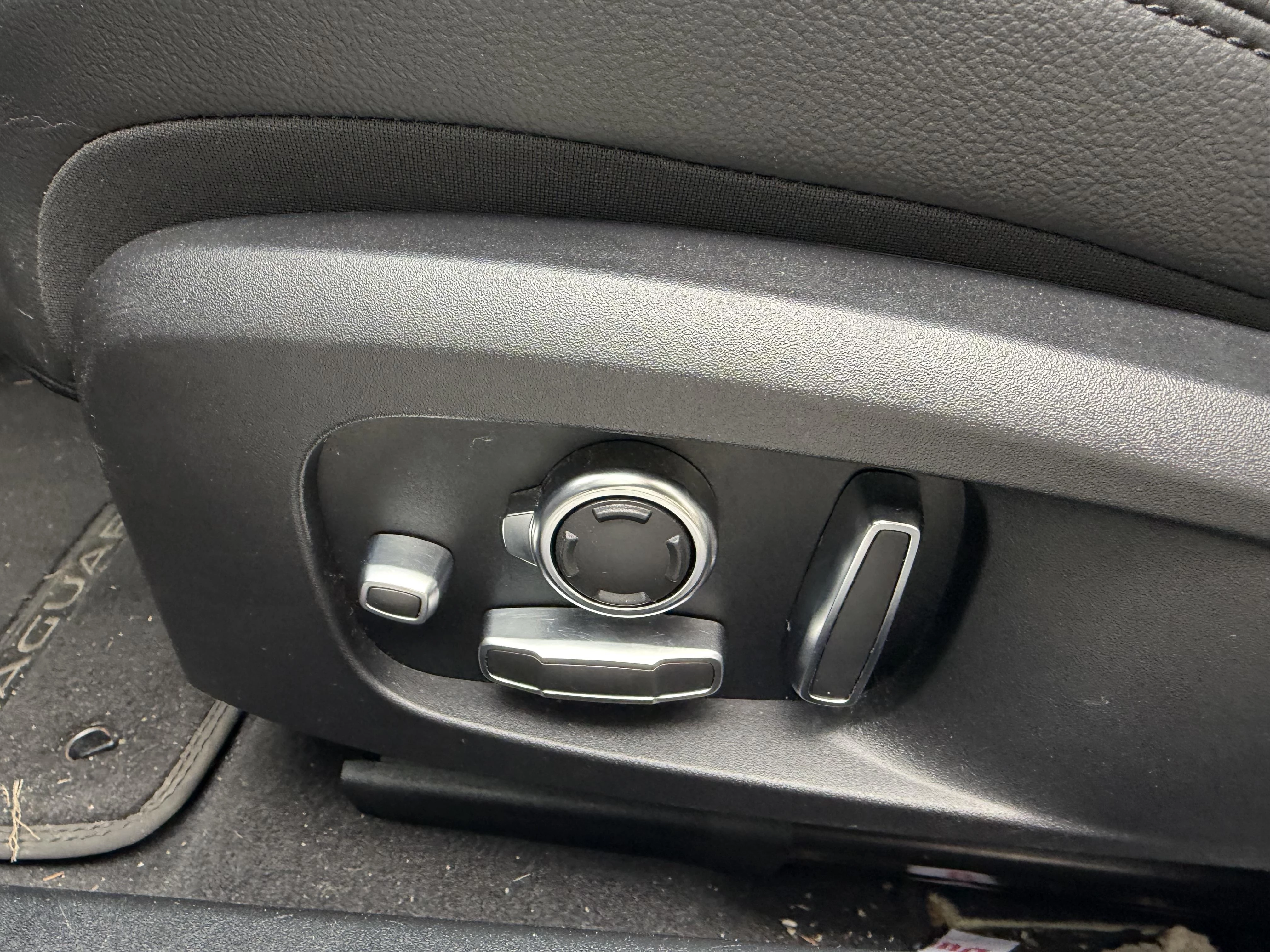 Jaguar XF D200 SE AWD