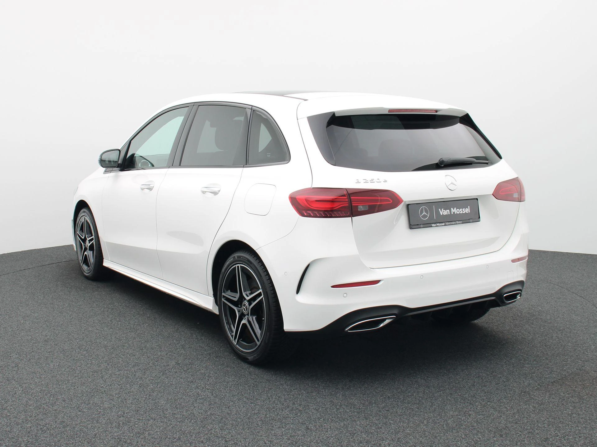 Mercedes-Benz-Classe B-image-1