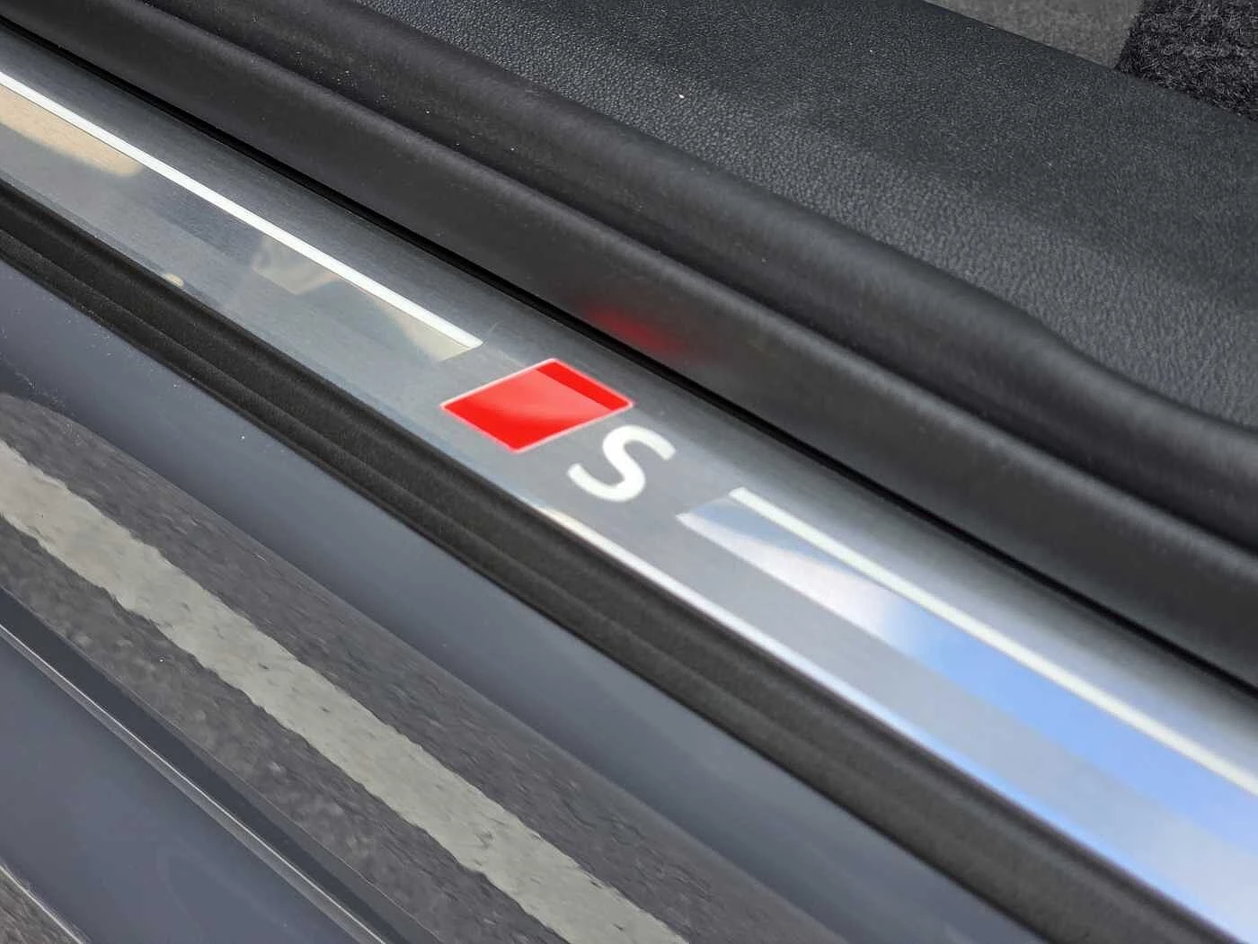 Audi-SQ6 e-tron-image-39