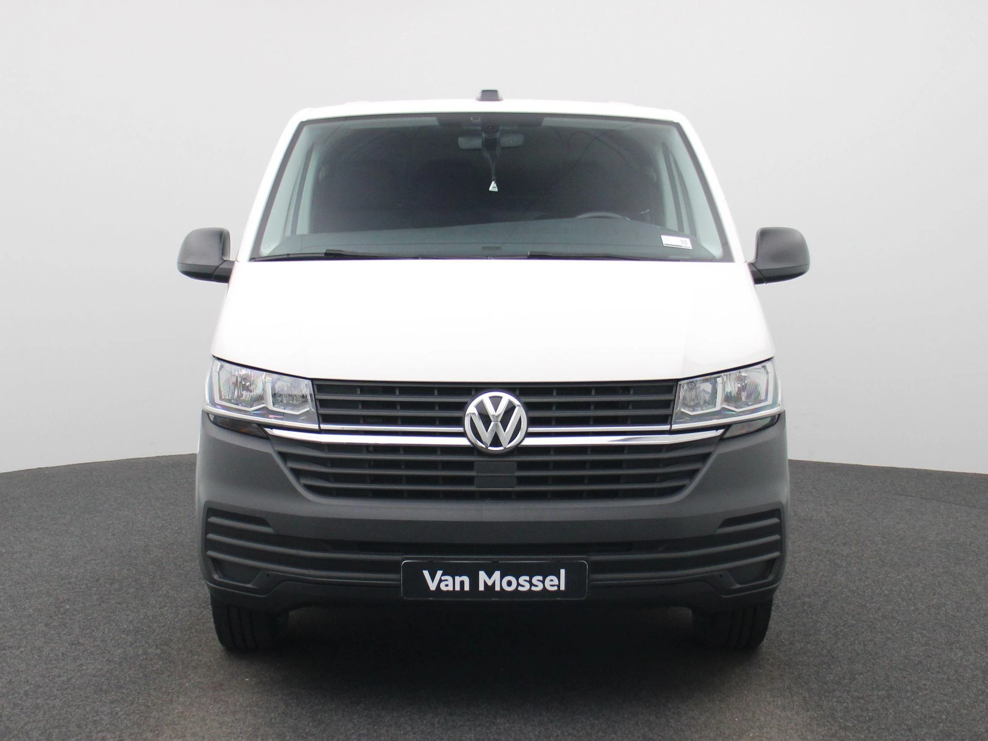 Volkswagen-Transporter-image-2