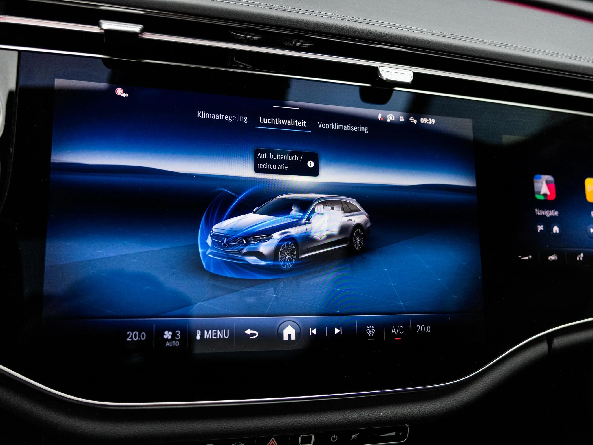 Mercedes-Benz-E-Klasse-image-32