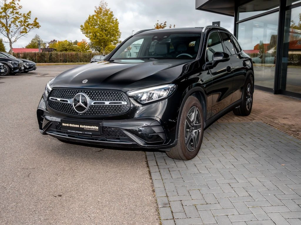 Mercedes-Benz-GLC 300 d-image-7