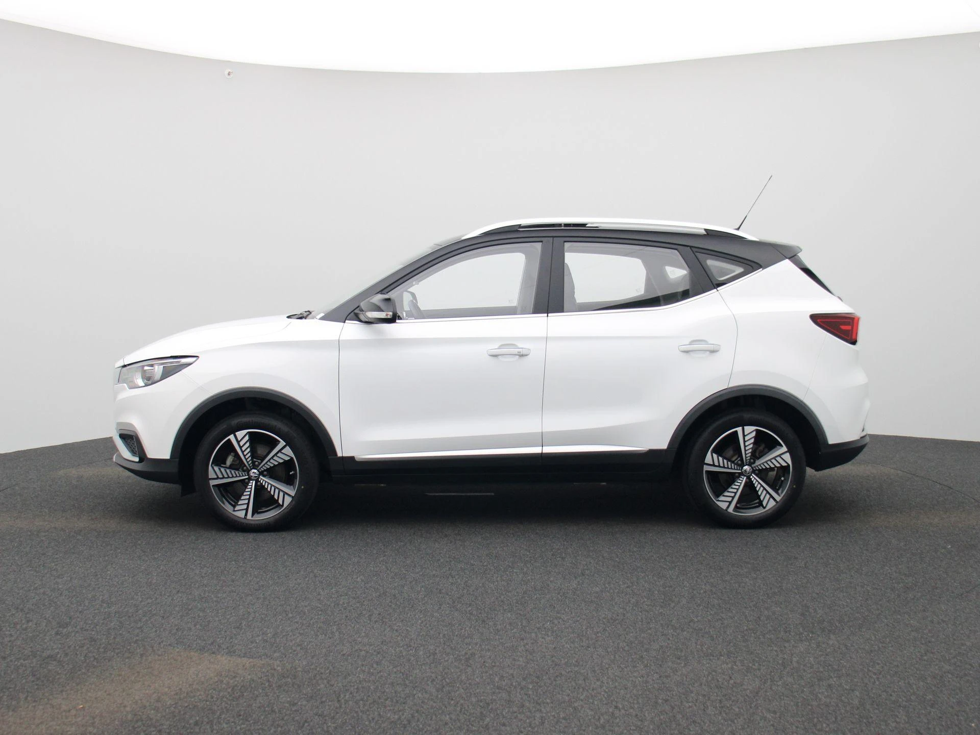 MG-ZS EV-image-4