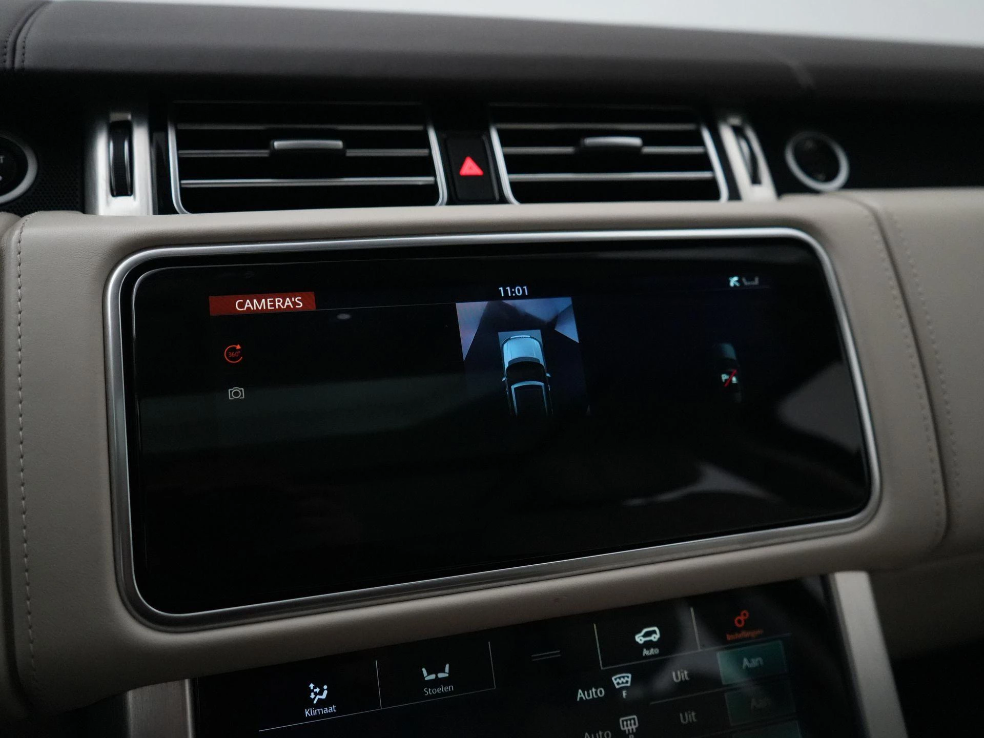 Land Rover-Range Rover-image-26