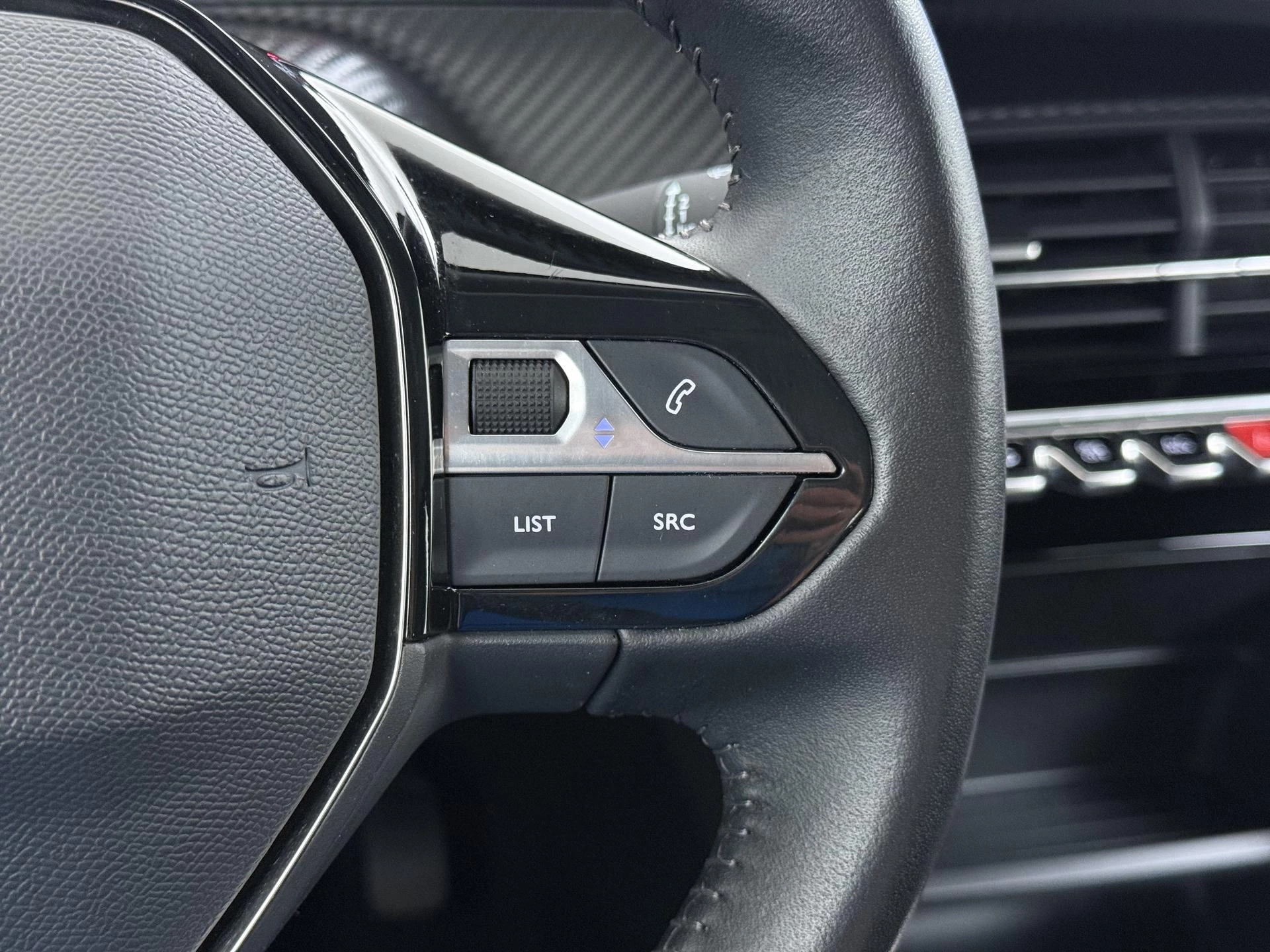 Peugeot-2008-image-18