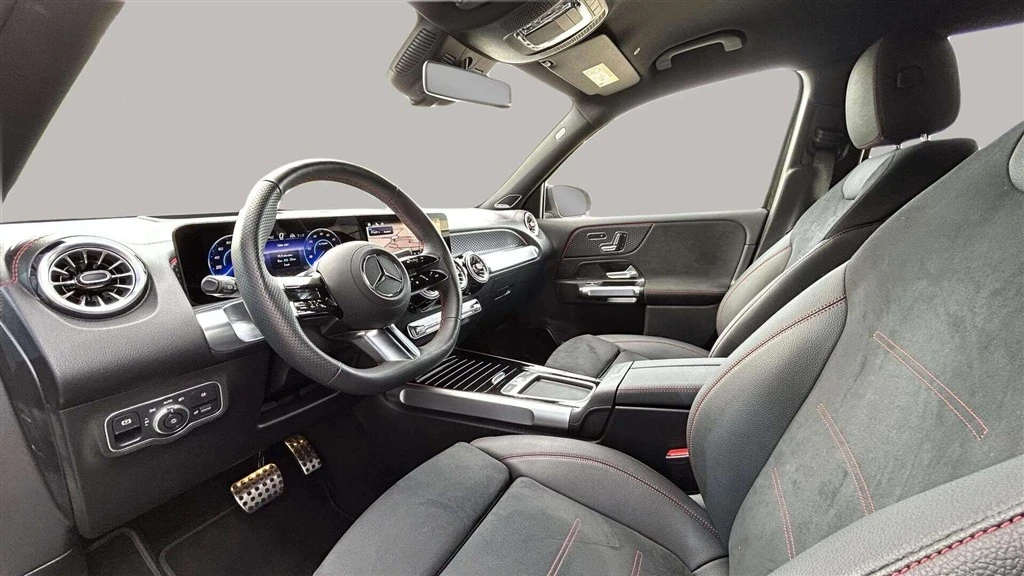 Mercedes-Benz-EQB-image-9