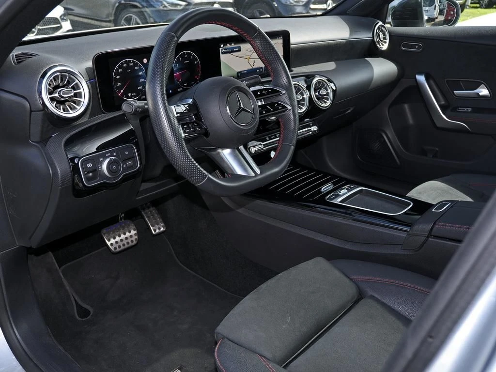 Mercedes-Benz-A-Klasse 200-image-8