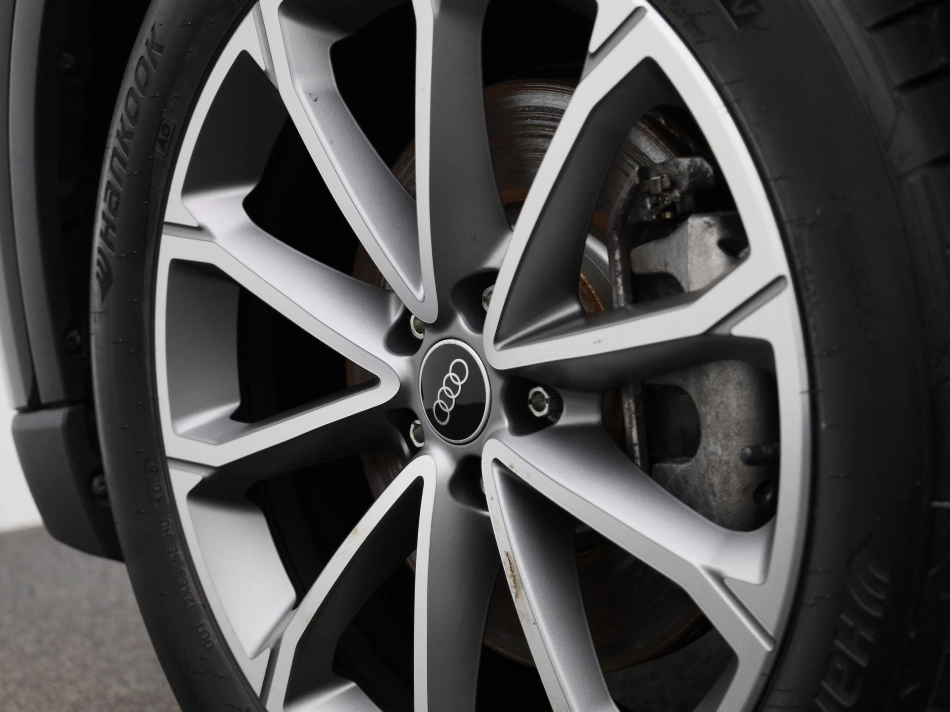 Audi-Q4 e-tron-image-45