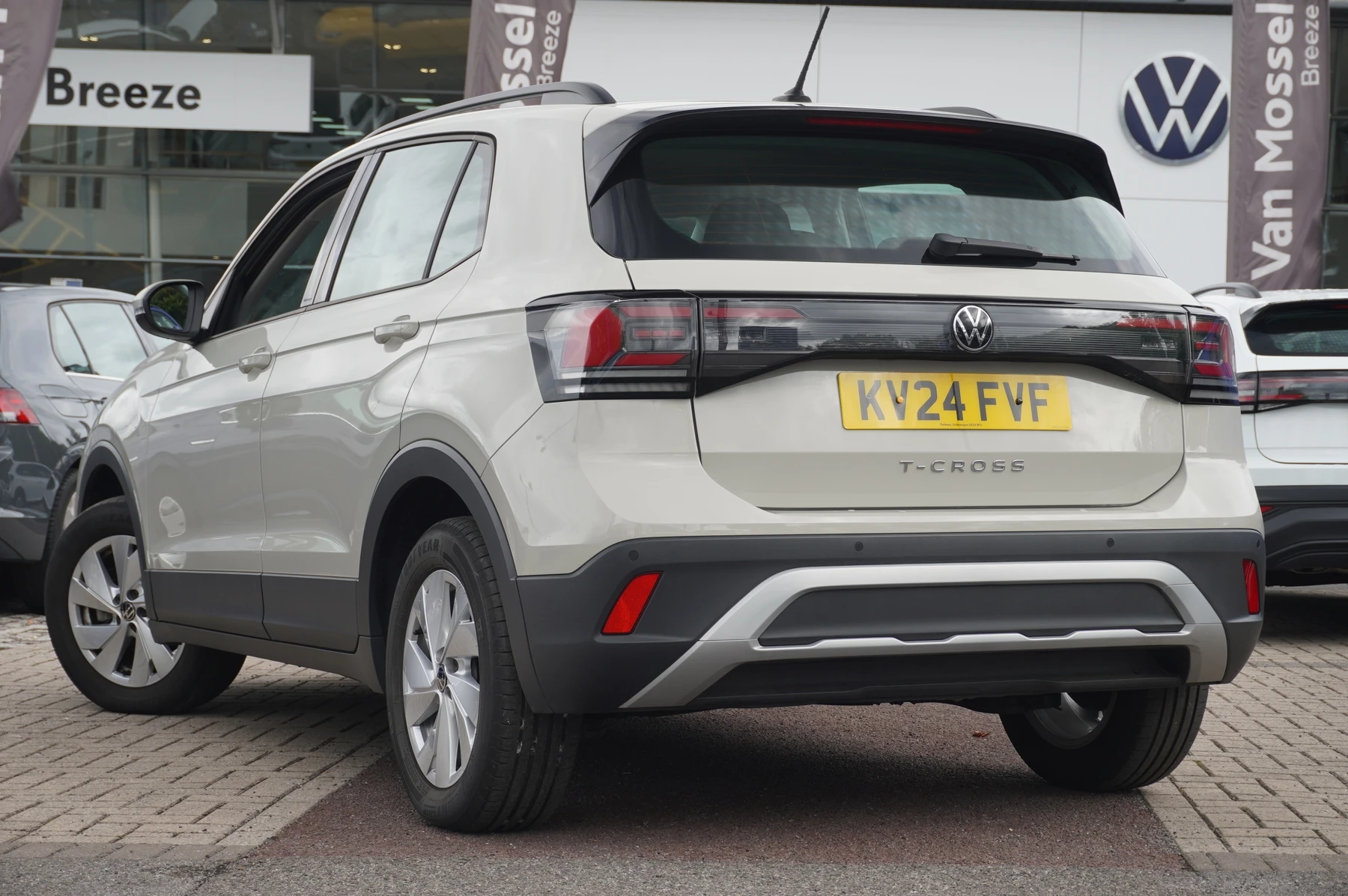 Volkswagen-T-Cross-image-2