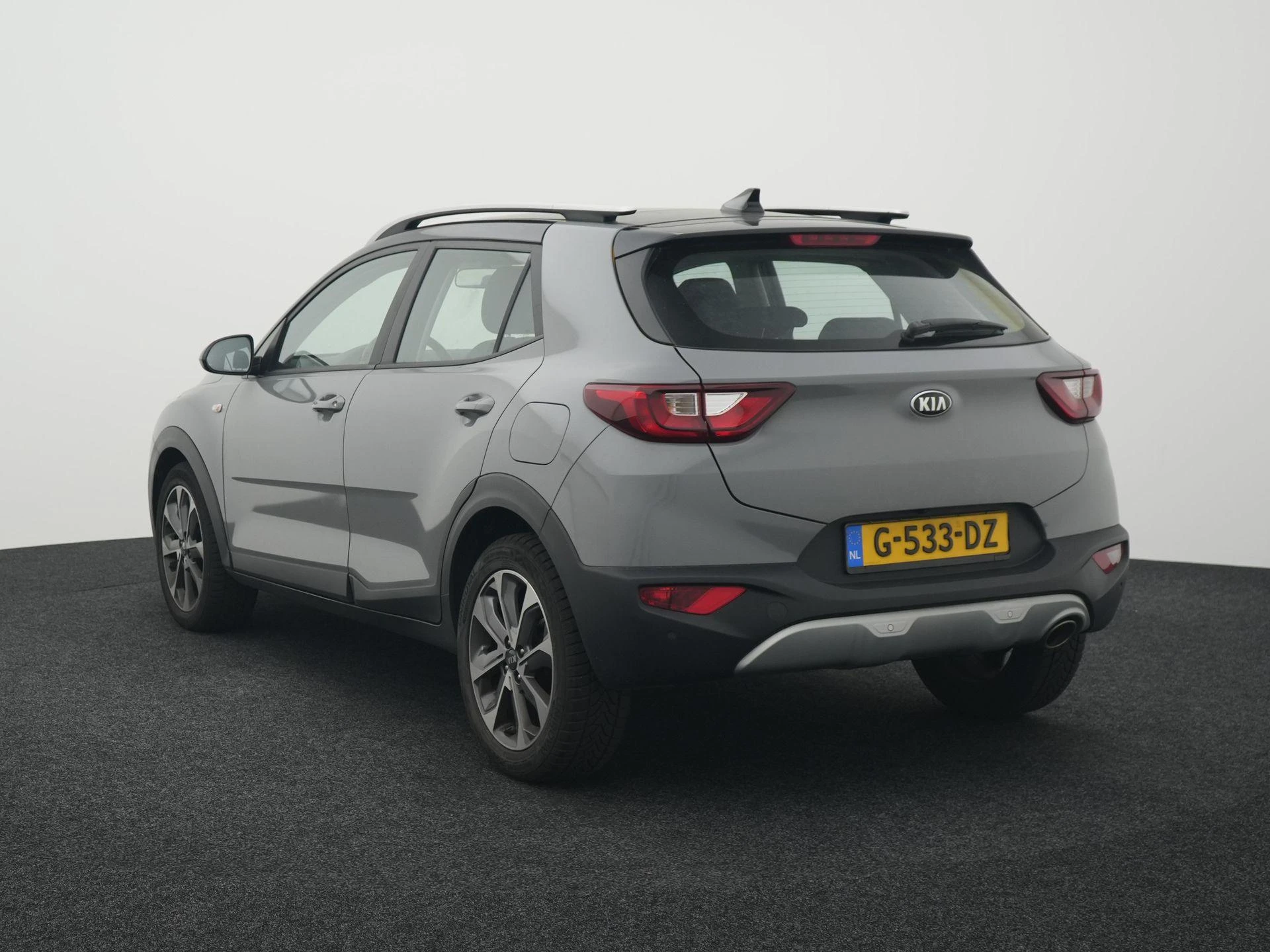 Kia-Stonic-image-1
