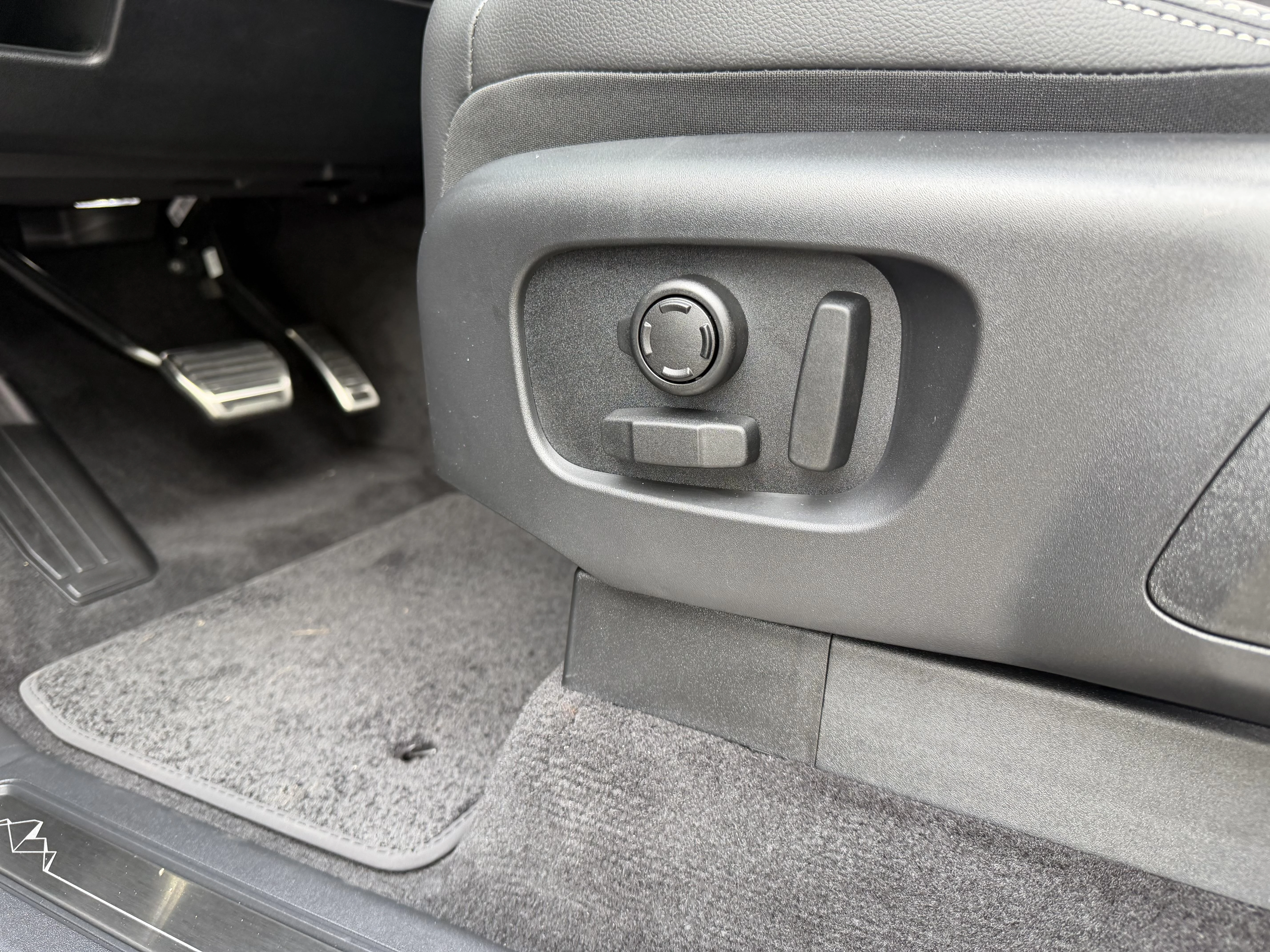Land Rover-Discovery-image-34