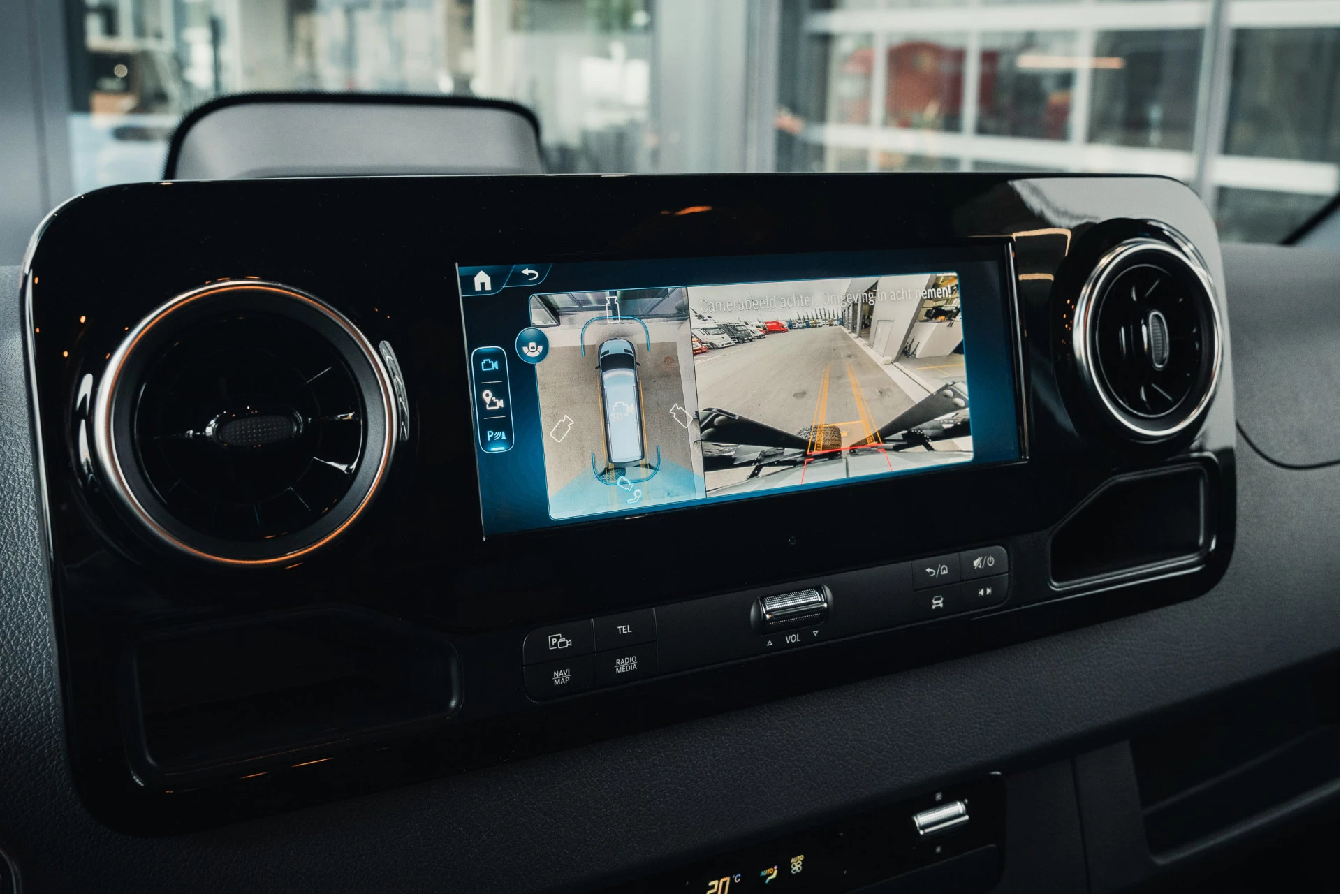 Mercedes-Benz-Sprinter-image-69