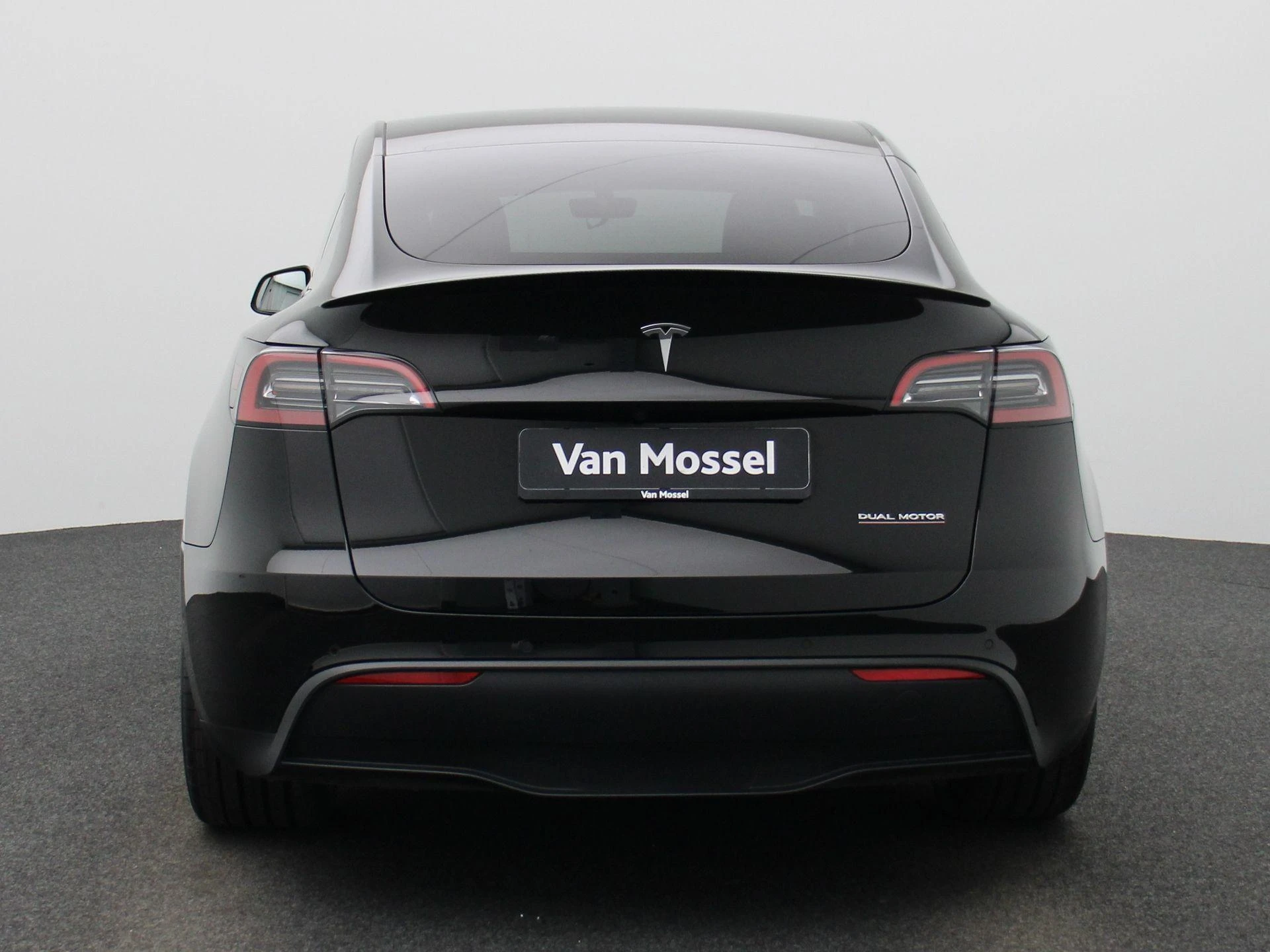 Tesla-Model Y-image-4