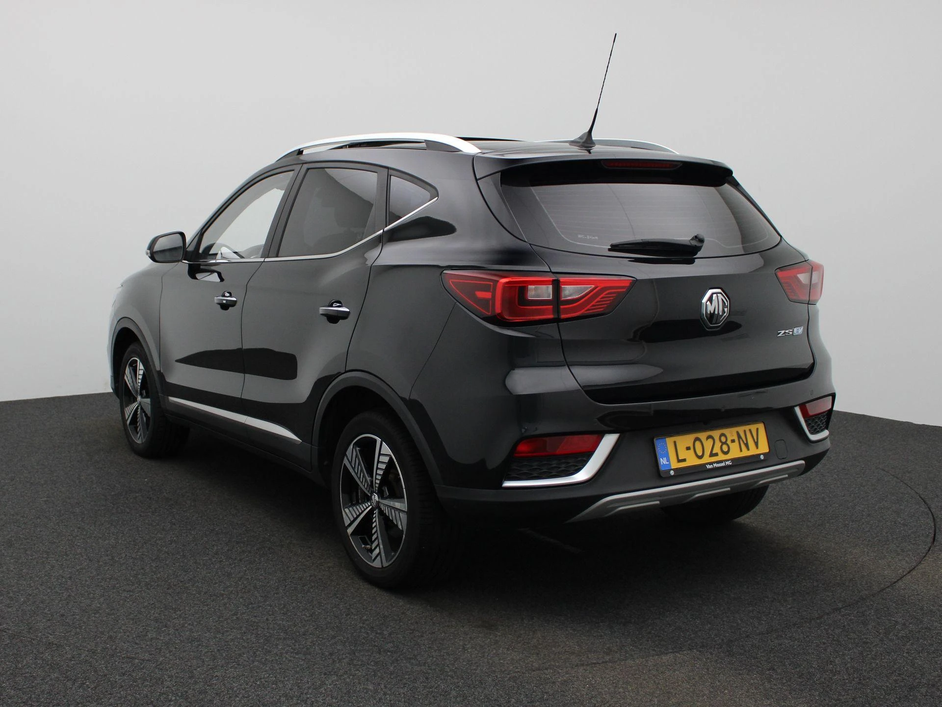 MG-ZS EV-image-2