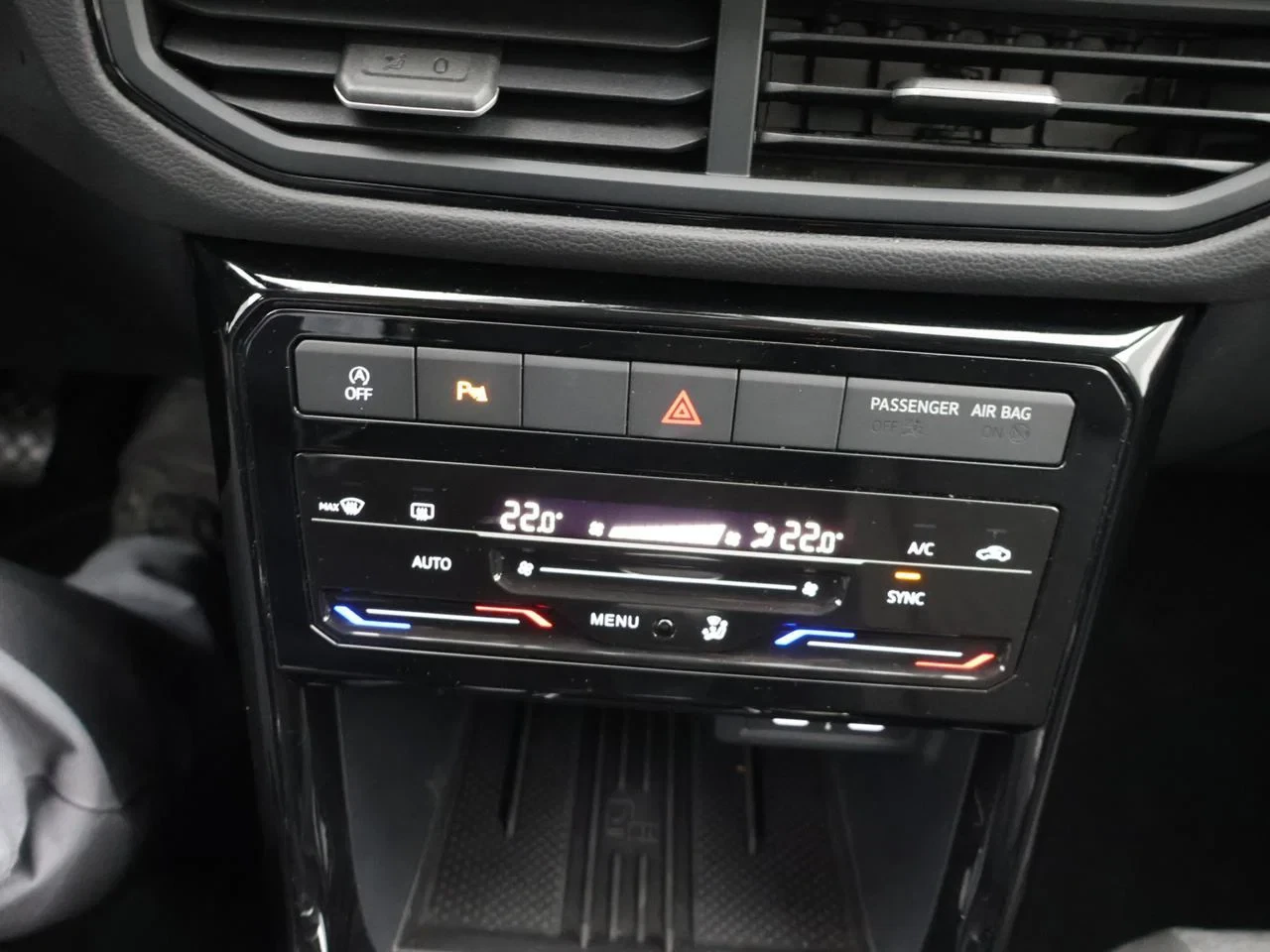 Volkswagen-T-Cross-image-17
