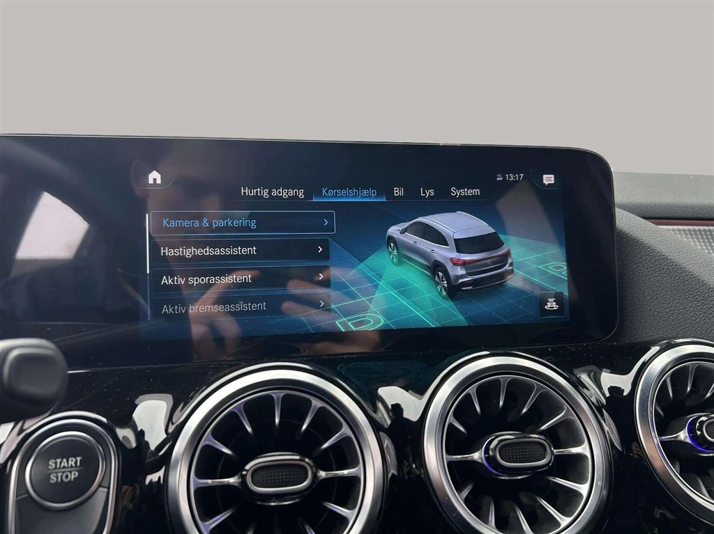 Mercedes-Benz-EQA-image-18