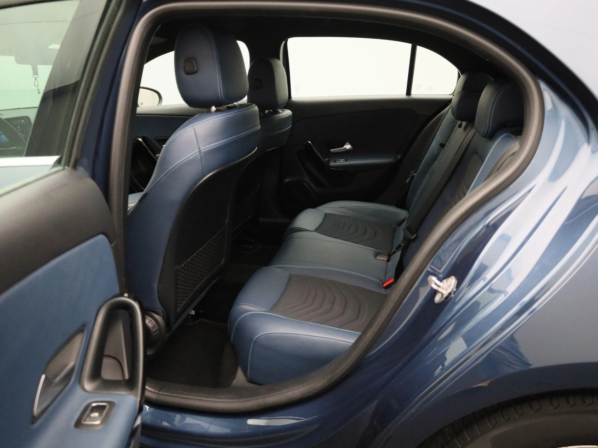 Mercedes-Benz A-Klasse 180 d Business Solution + PARKEERSENSOREN + CAMERA +