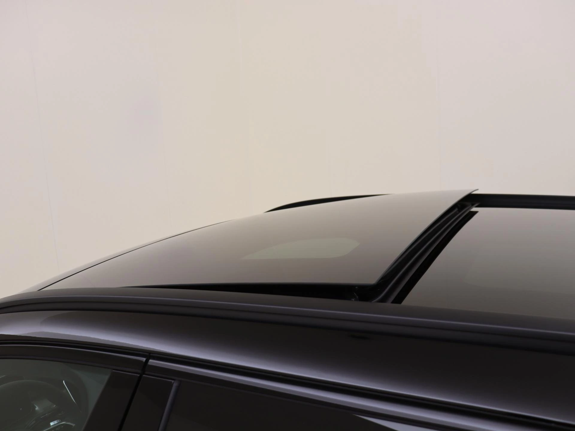 Mercedes-Benz-C-Klasse-image-28